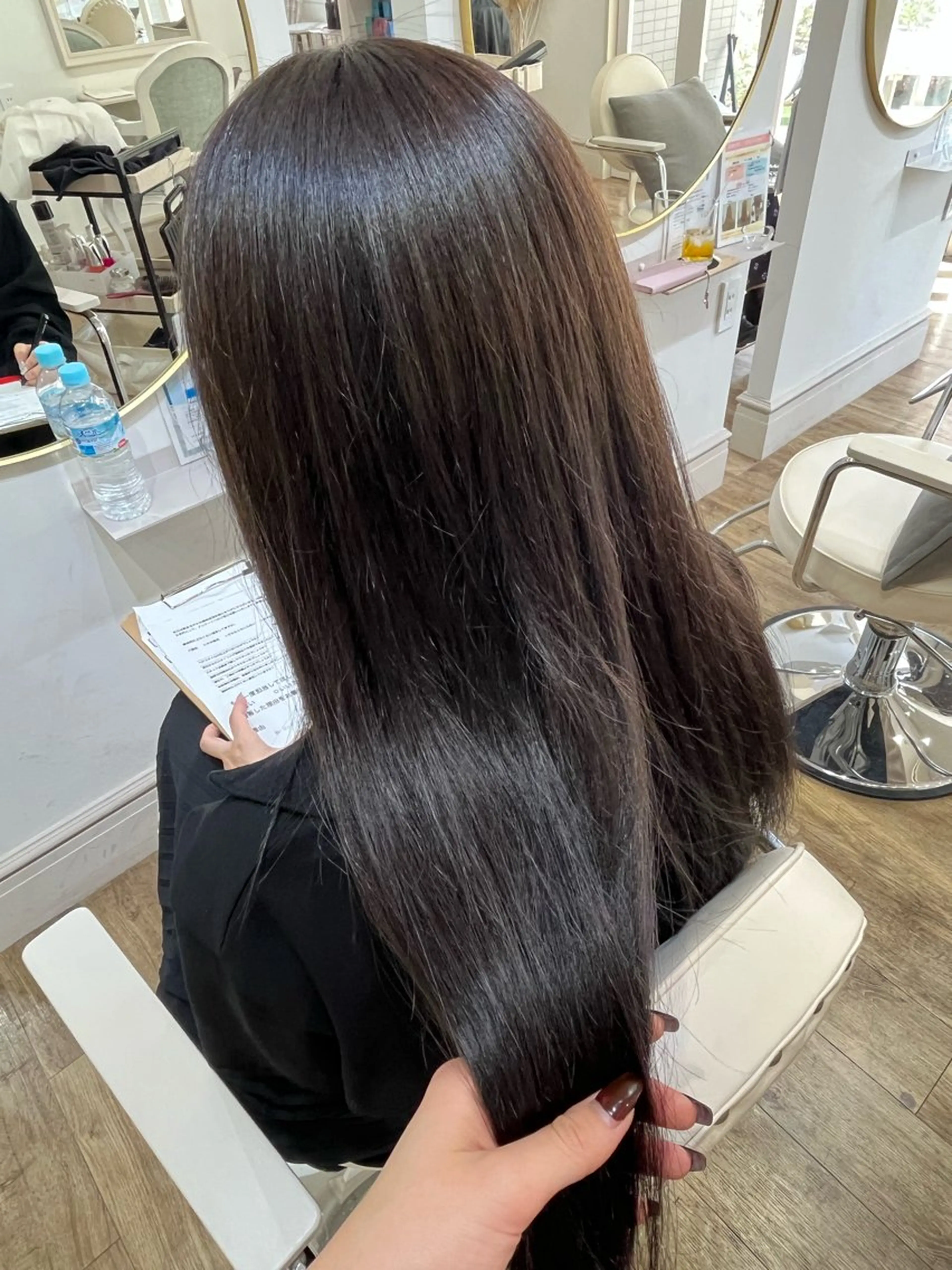 ロング カラー ベージュカラー ブリーチ ブラウンカラー ハイトーンカラー イルミナカラー Risa🐈‍⬛/ グレージュ/透明感のヘアスタイル
