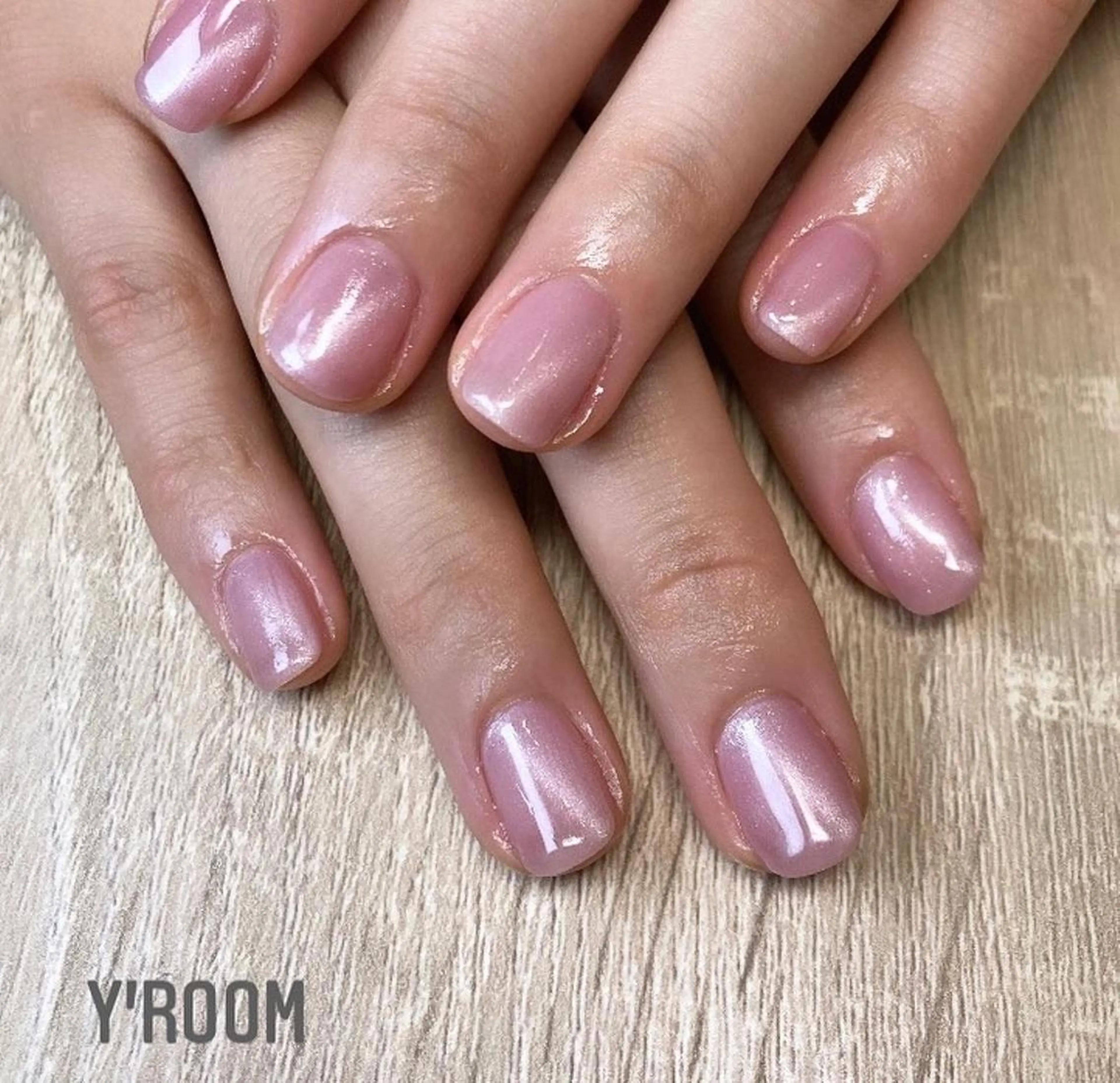 ネイル アートネイル オーロラネイル フラッシュネイル フットネイル ジェルネイル ハンドネイル YUKA （ネイリスト）のネイルデザイン