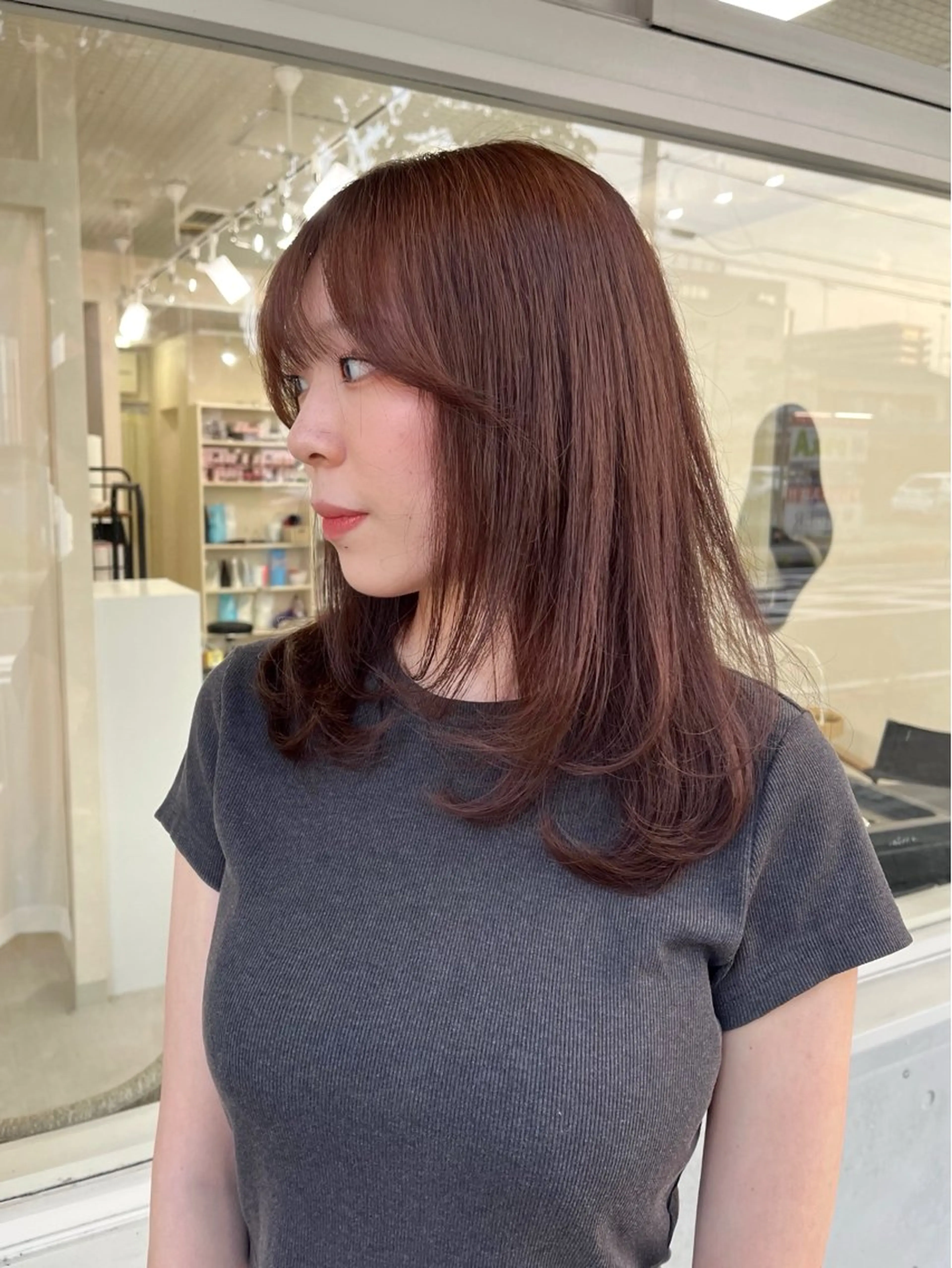 ミディアム カラー カット ヘアカラー 長山 茉白のヘアスタイル