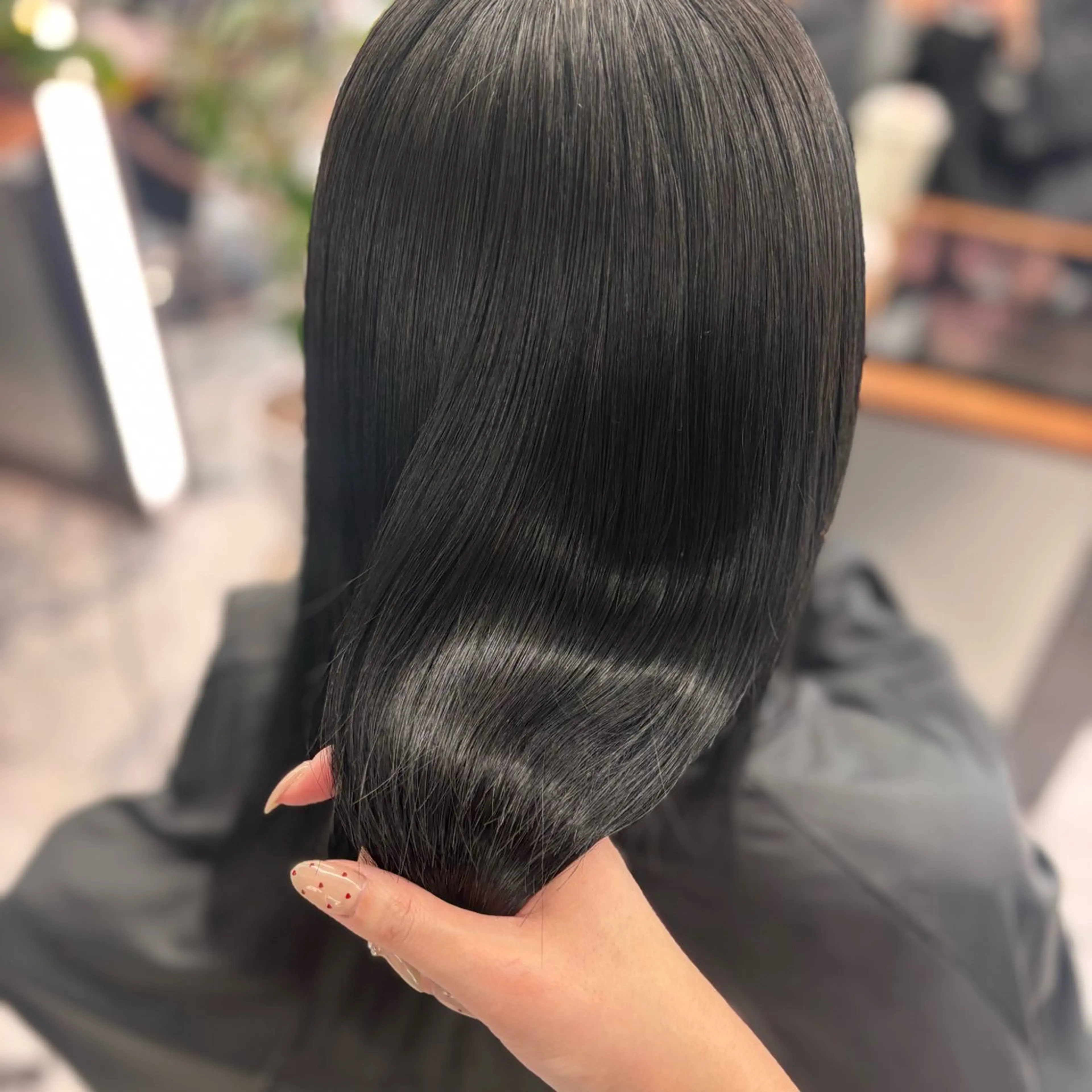 カラー 黒髪 ブルーカラー ブルーブラック ヘアカラー ﾚｲﾔｰ🎶似合わせ パーマ🎀ナナコのヘアスタイル
