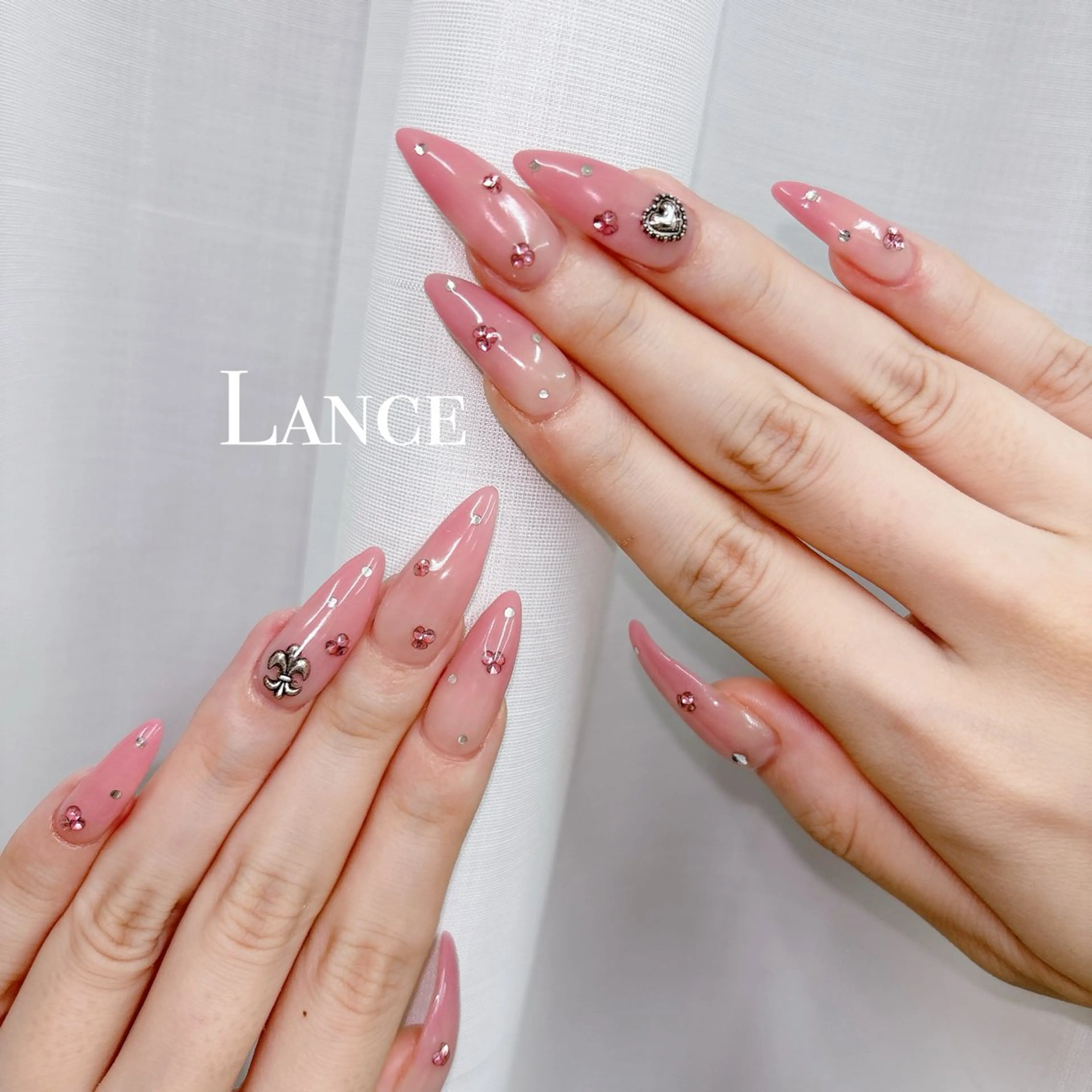 ネイル オーロラネイル フットネイル 氷ネイル・うるうるネイル キラキラネイル 韓国ネイル Lance nailのネイルデザイン