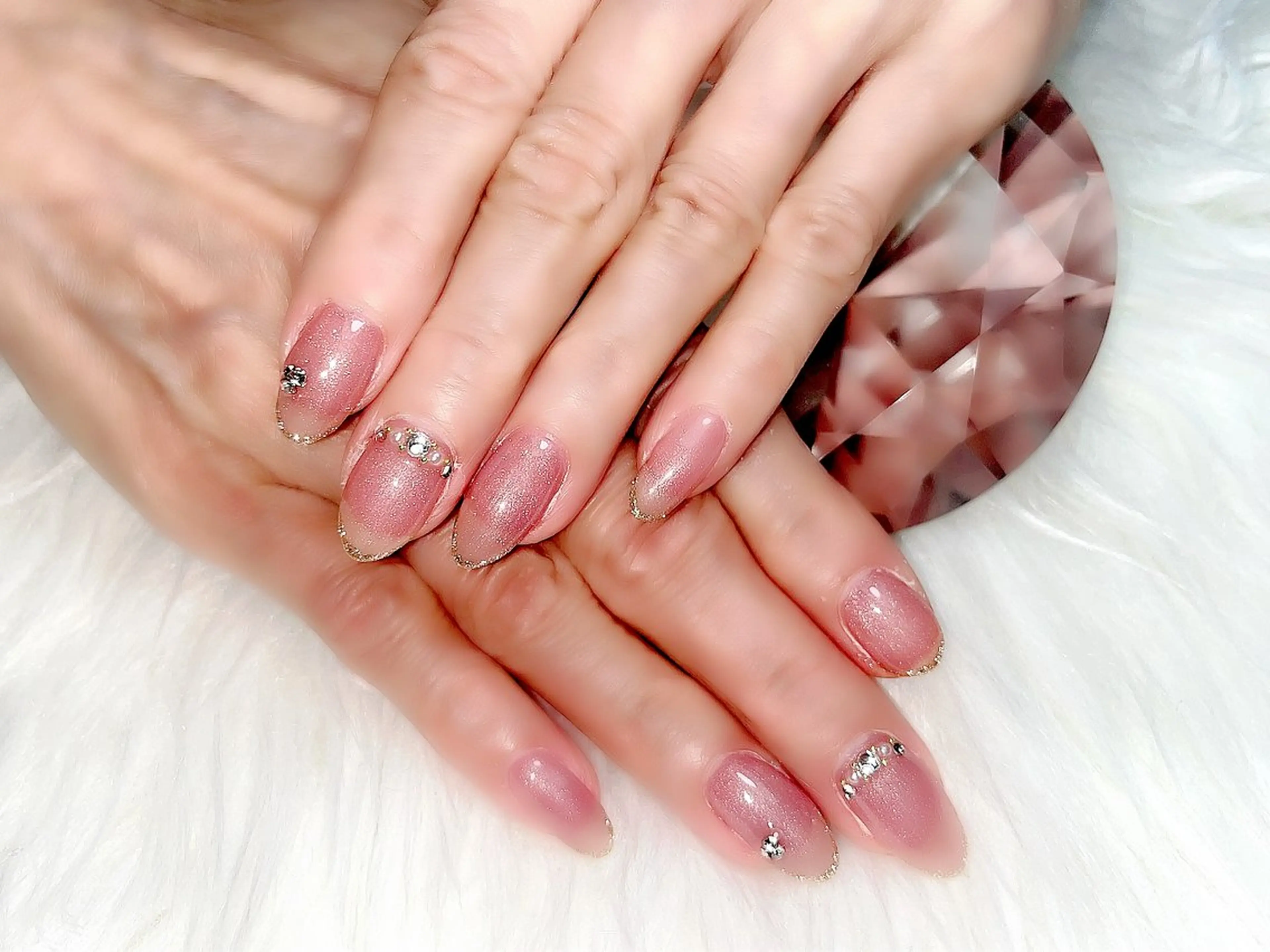 ネイル WHITE NAIL 大島のネイルデザイン