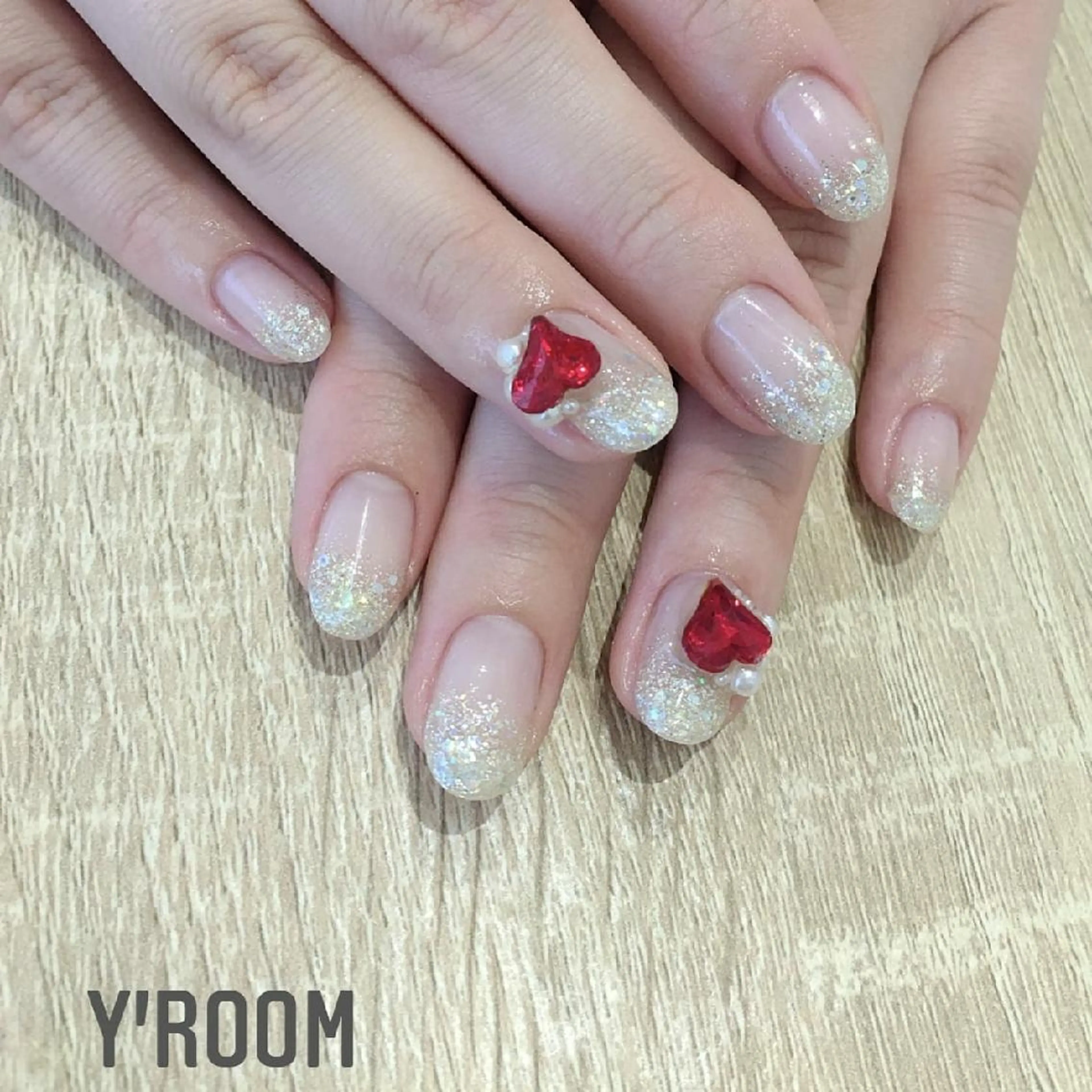 ネイル オーロラネイル フラッシュネイル ジェルネイル 卒業式 ハート YUKA （ネイリスト）のネイルデザイン
