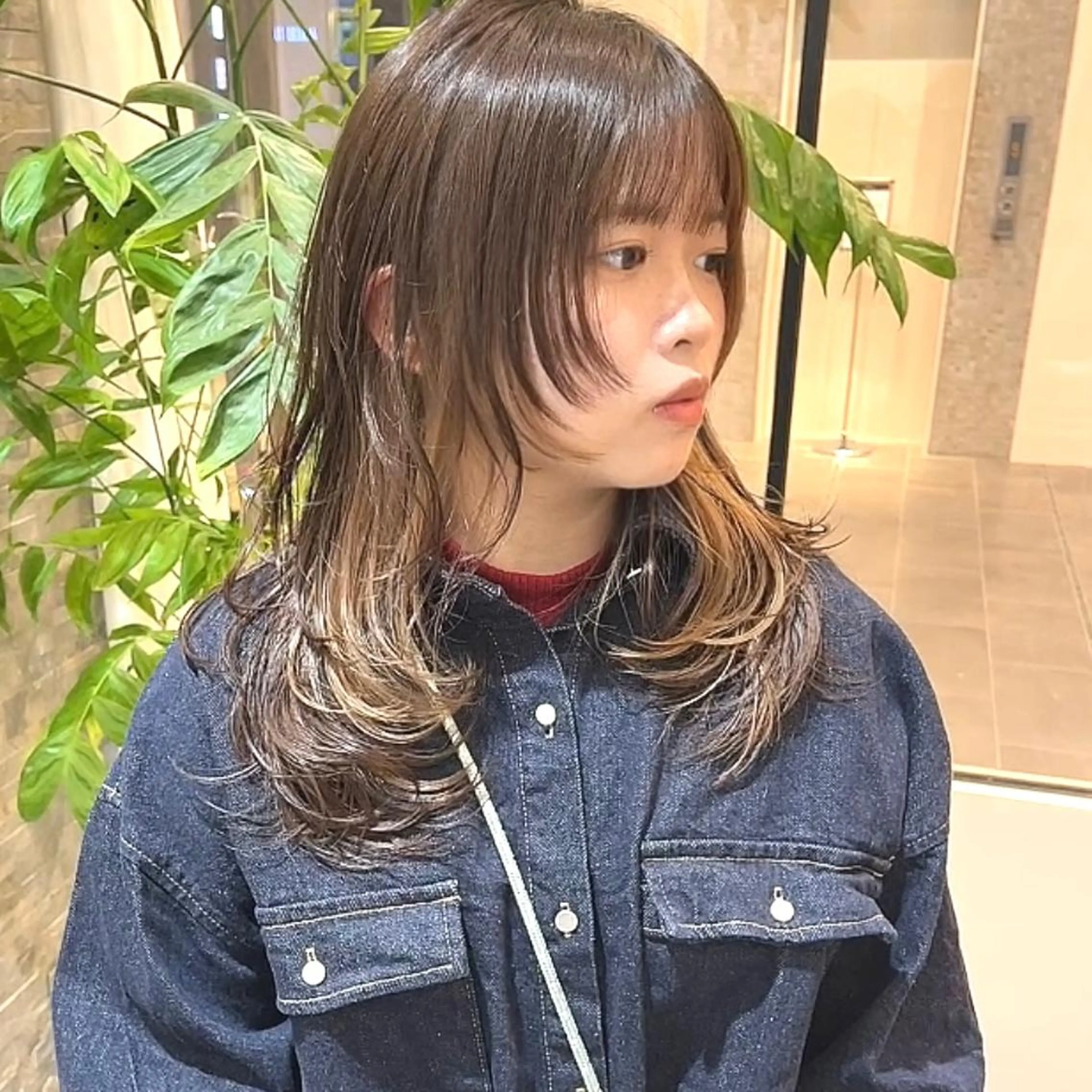 セミロング 大阪ウルフカット 🐺デザインカラーのヘアスタイル