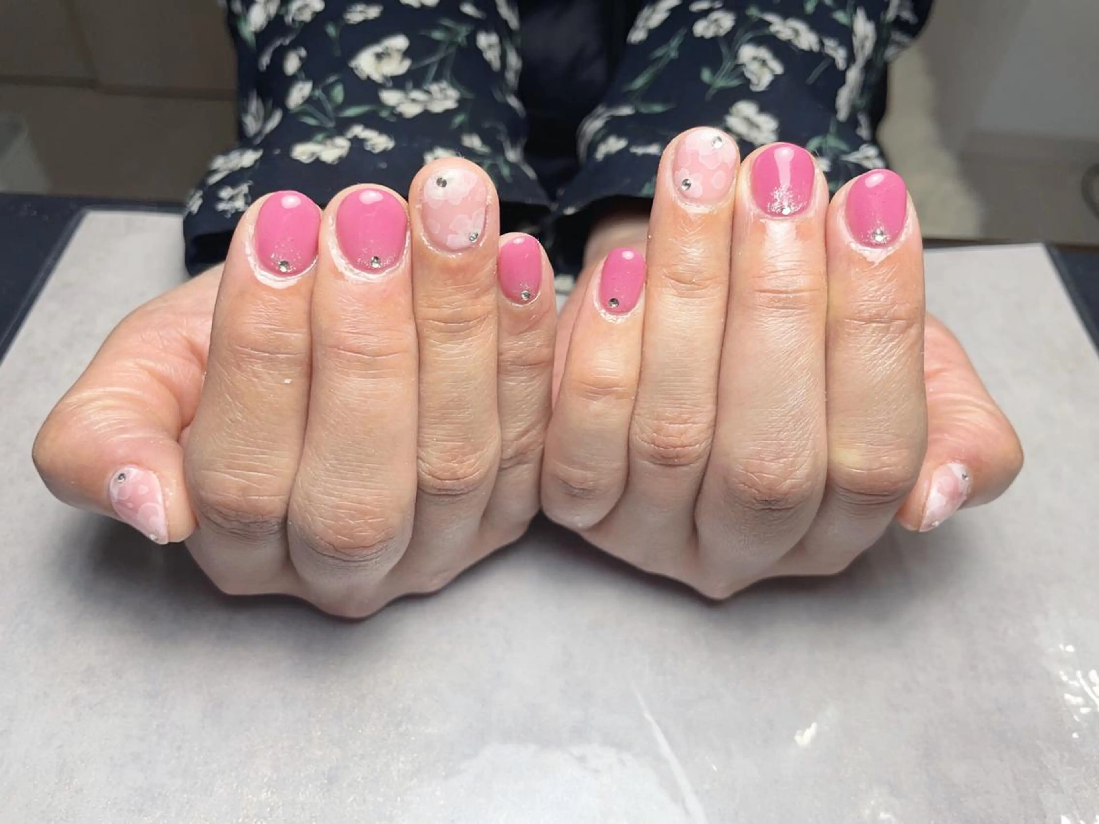 ネイル フラワーネイル ジェルネイル キラキラネイル パラジェル ピンク BLANC.nail yuuのネイルデザイン