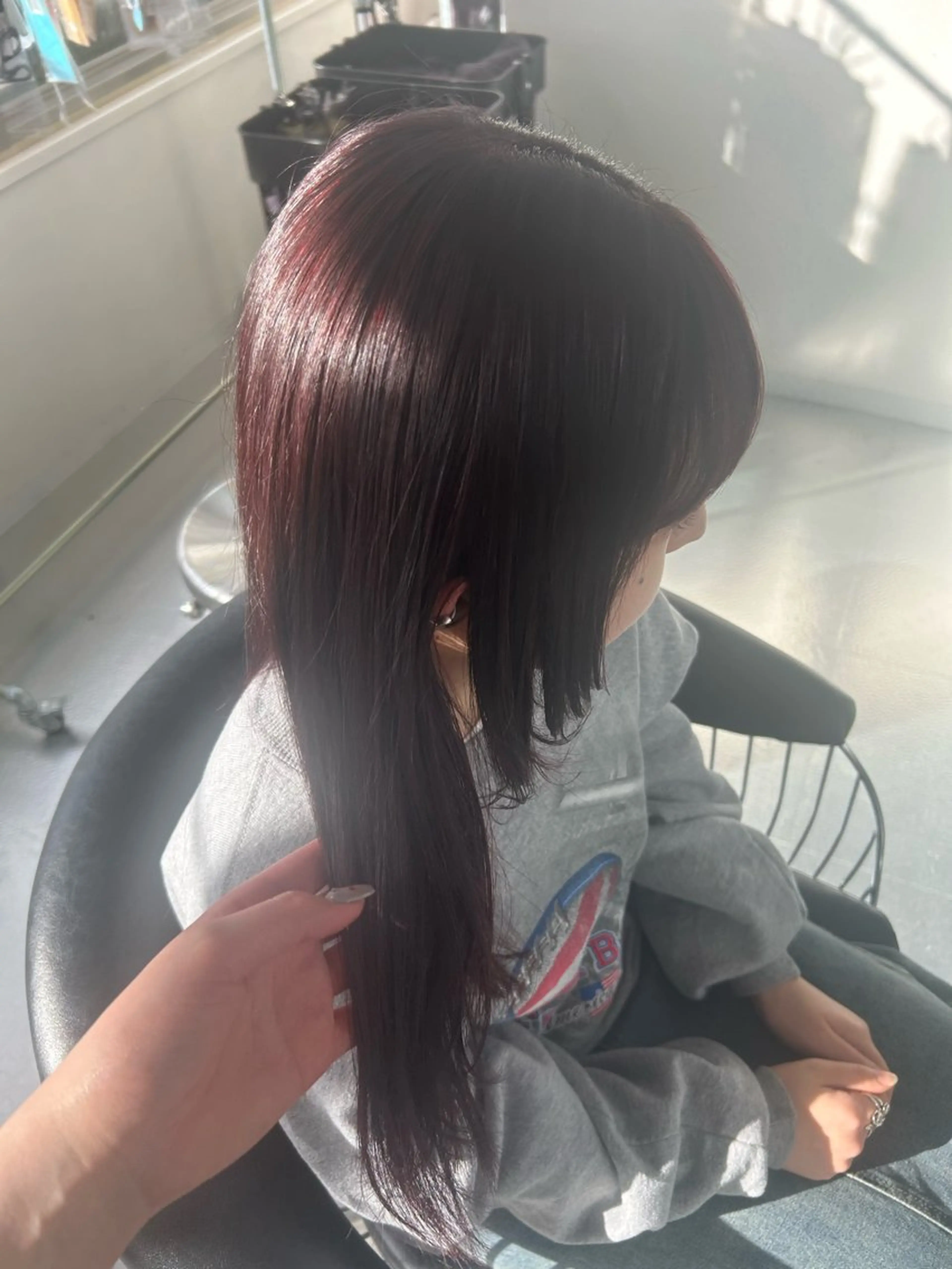 セミロング あやめ🪽 オリーブ/ハイトーンのヘアスタイル