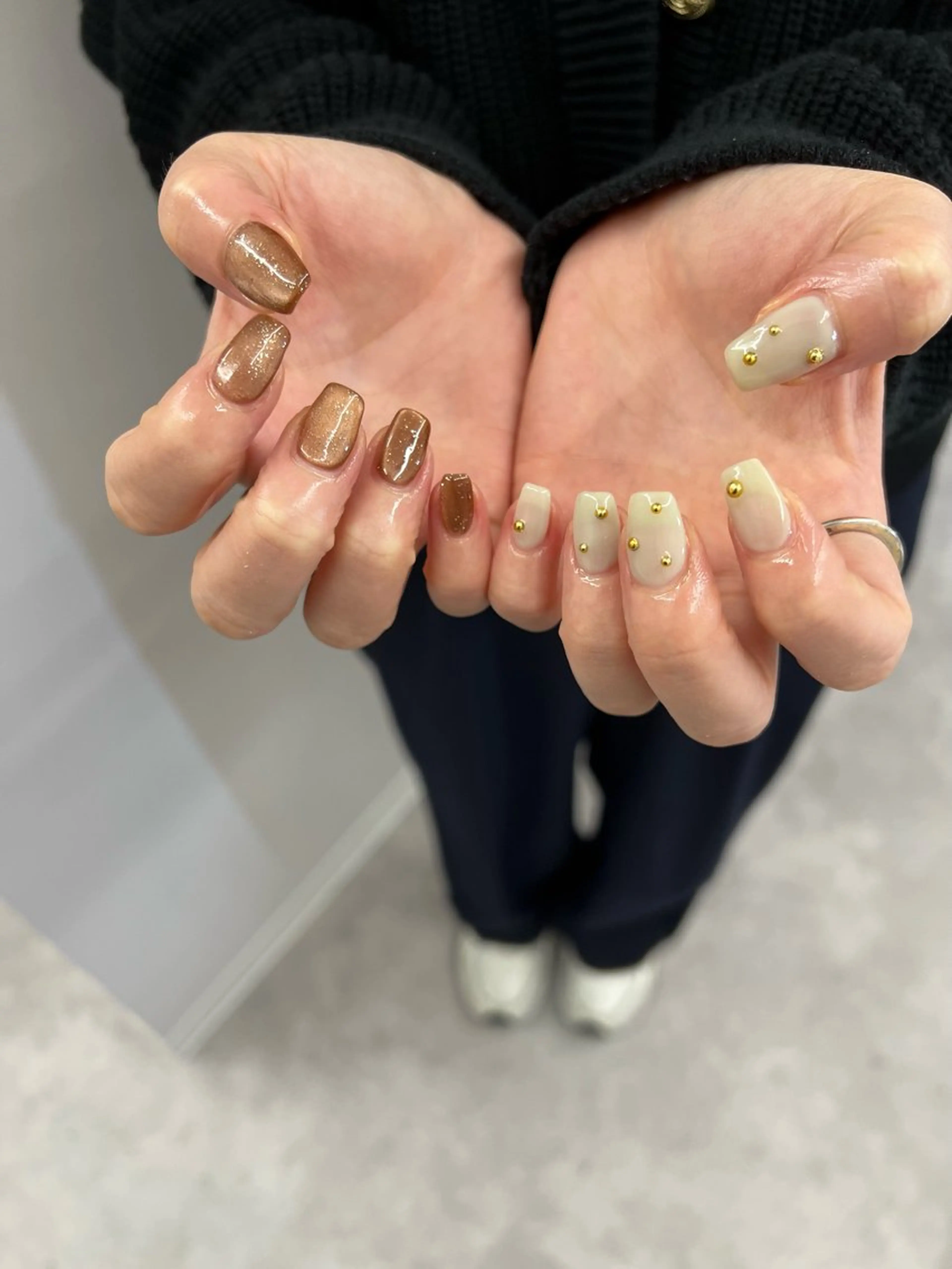 ネイル ブラウン ジェルネイル ゴールド 韓国ネイル マグネットネイル ハンドネイル ハンドケア Bana_ Nailのネイルデザイン