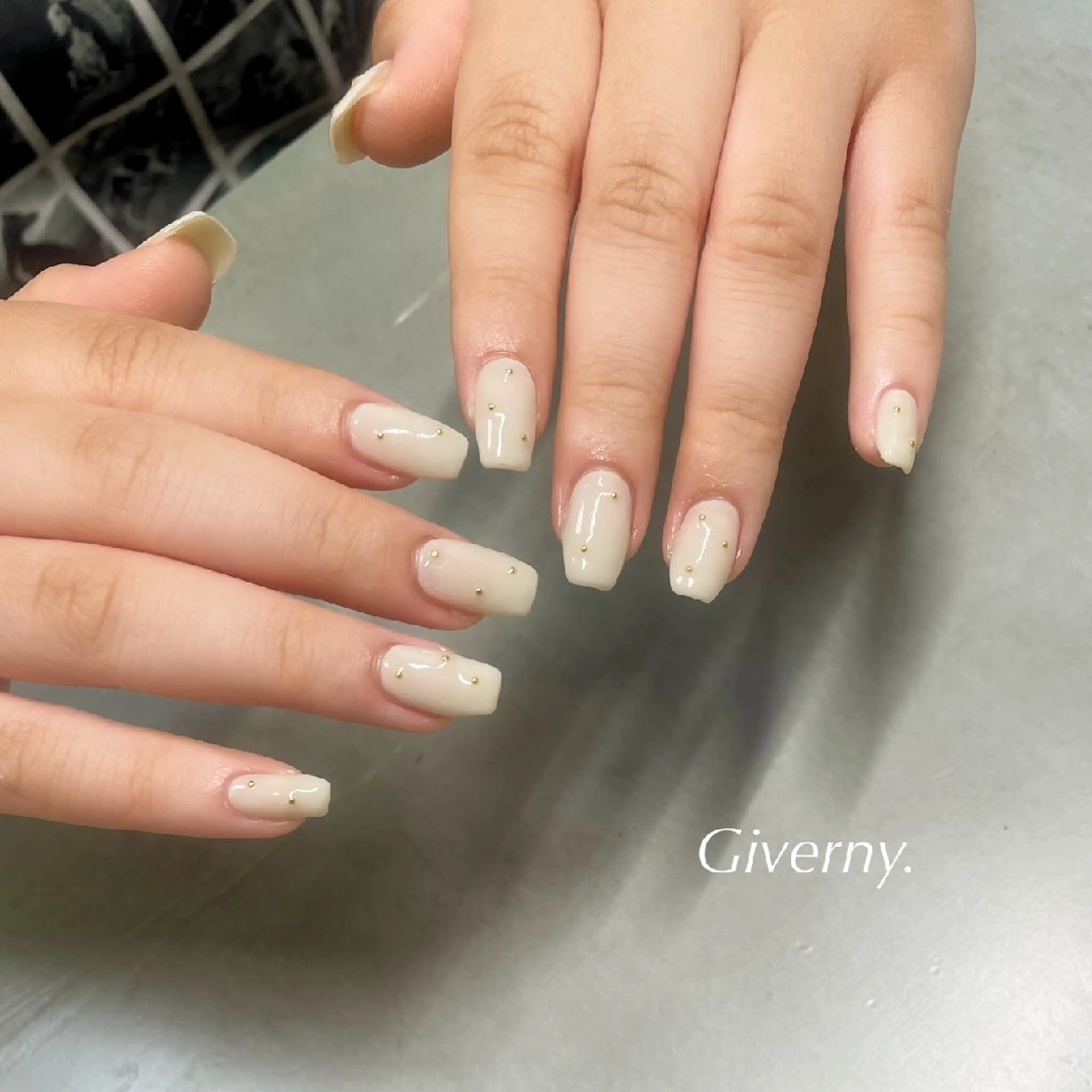 ネイル ニュアンスネイル ハンドネイル Giverny .のネイルデザイン