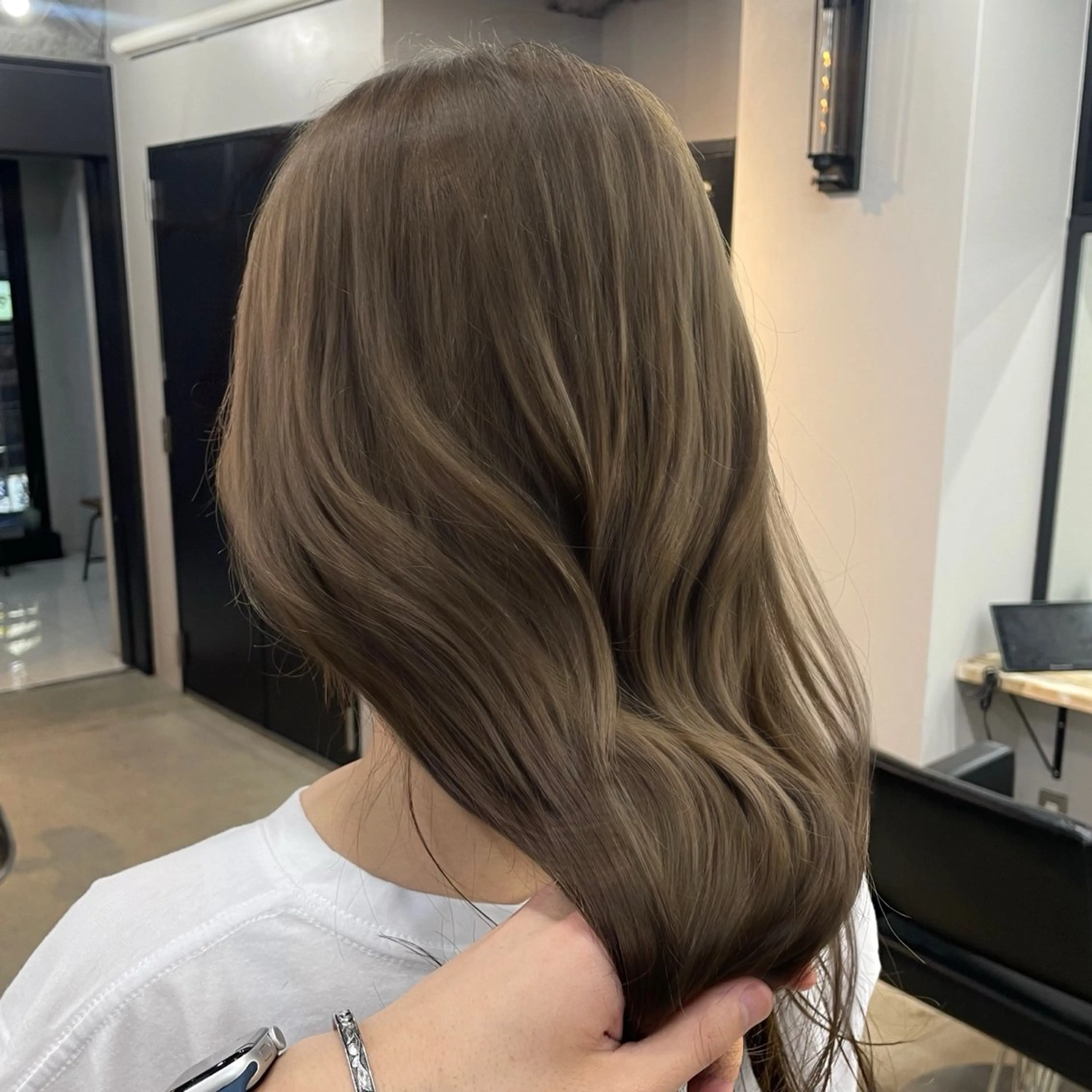 ロング カラー 新宿/韓国ヘア/ 髪質改善ストレートのヘアスタイル