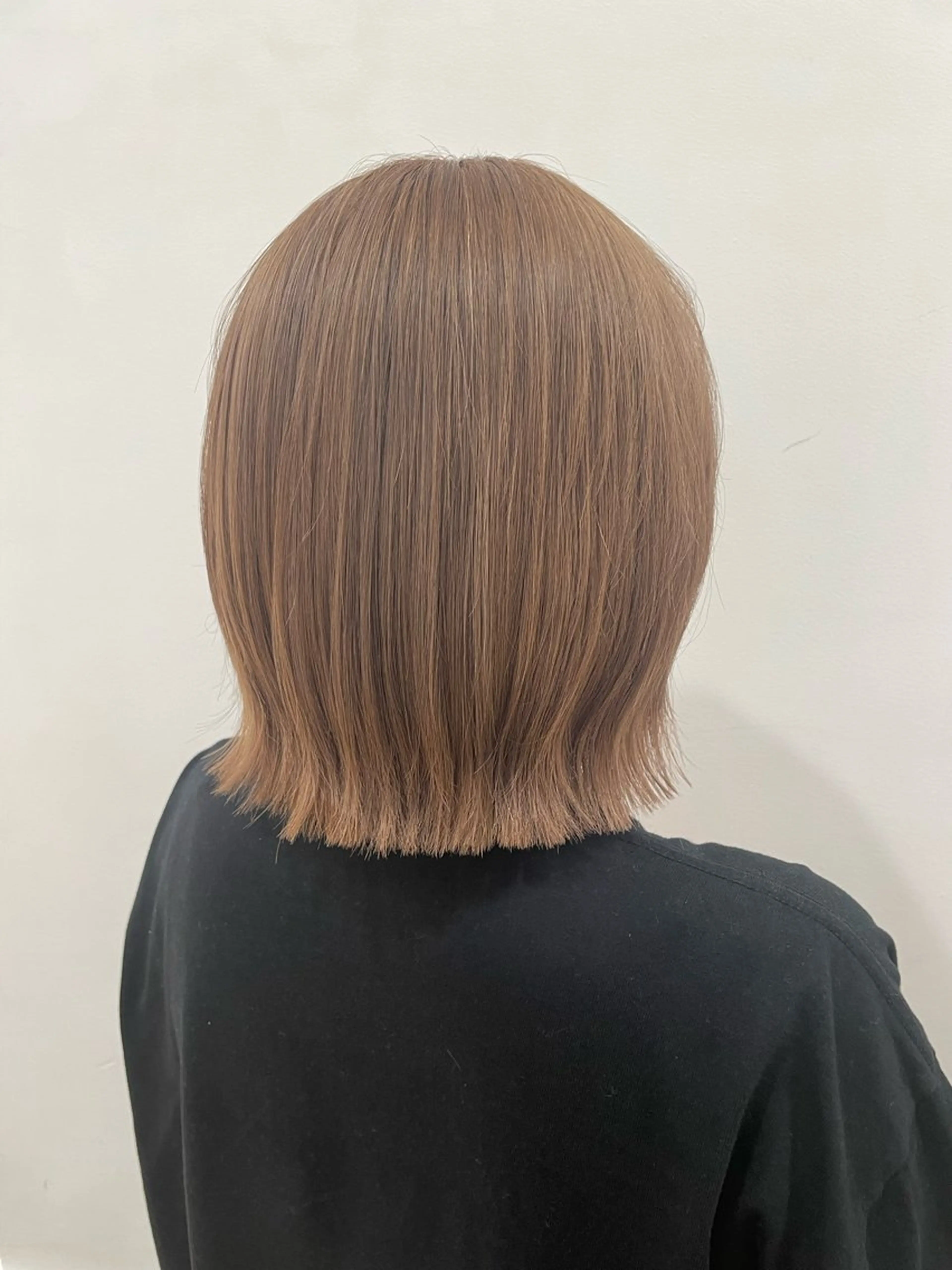 ミディアム カラー ベージュカラー ミルクティーベージュ clan .のヘアスタイル