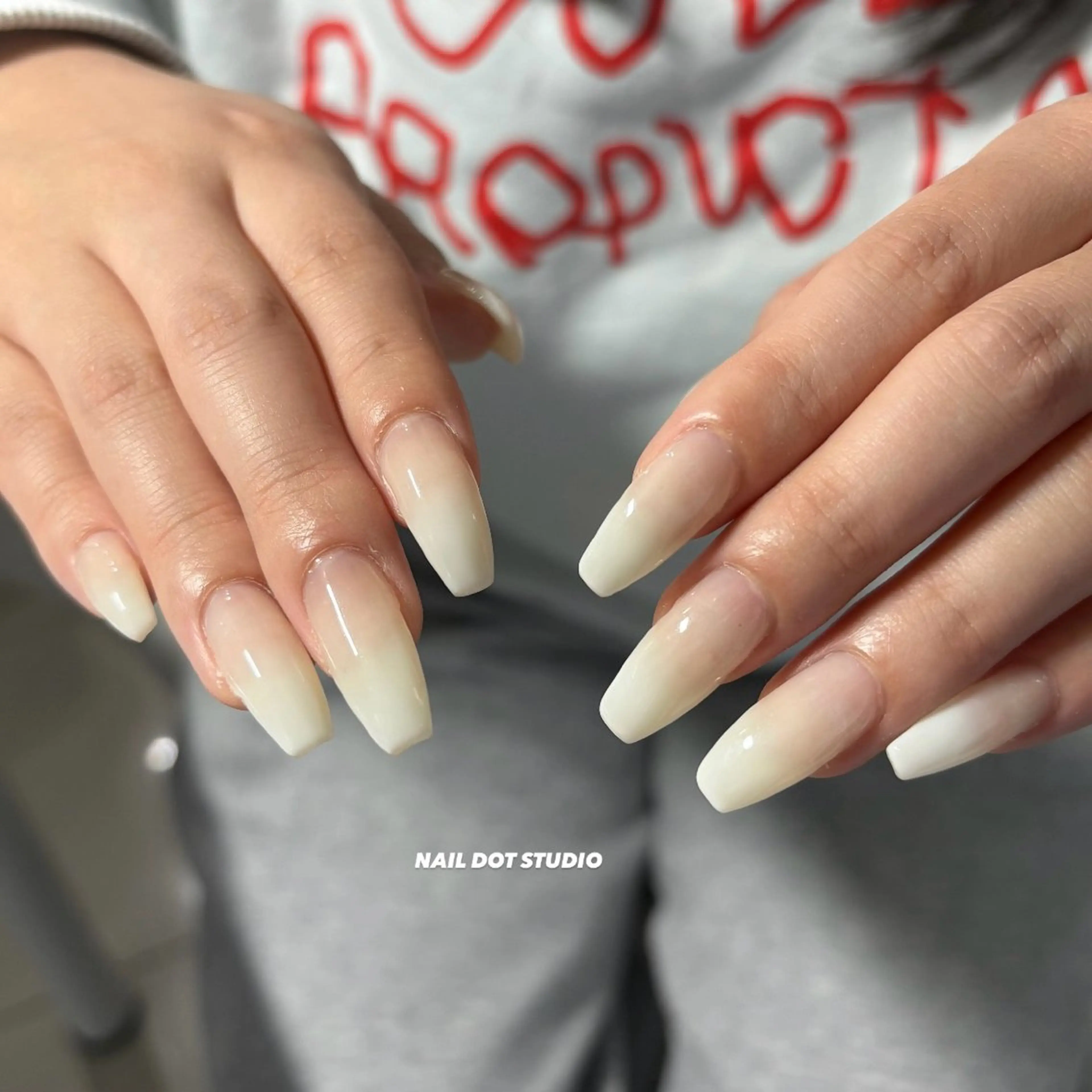 セミロング ハンドネイル NAIL DOT STUDIOsaraのネイルデザイン