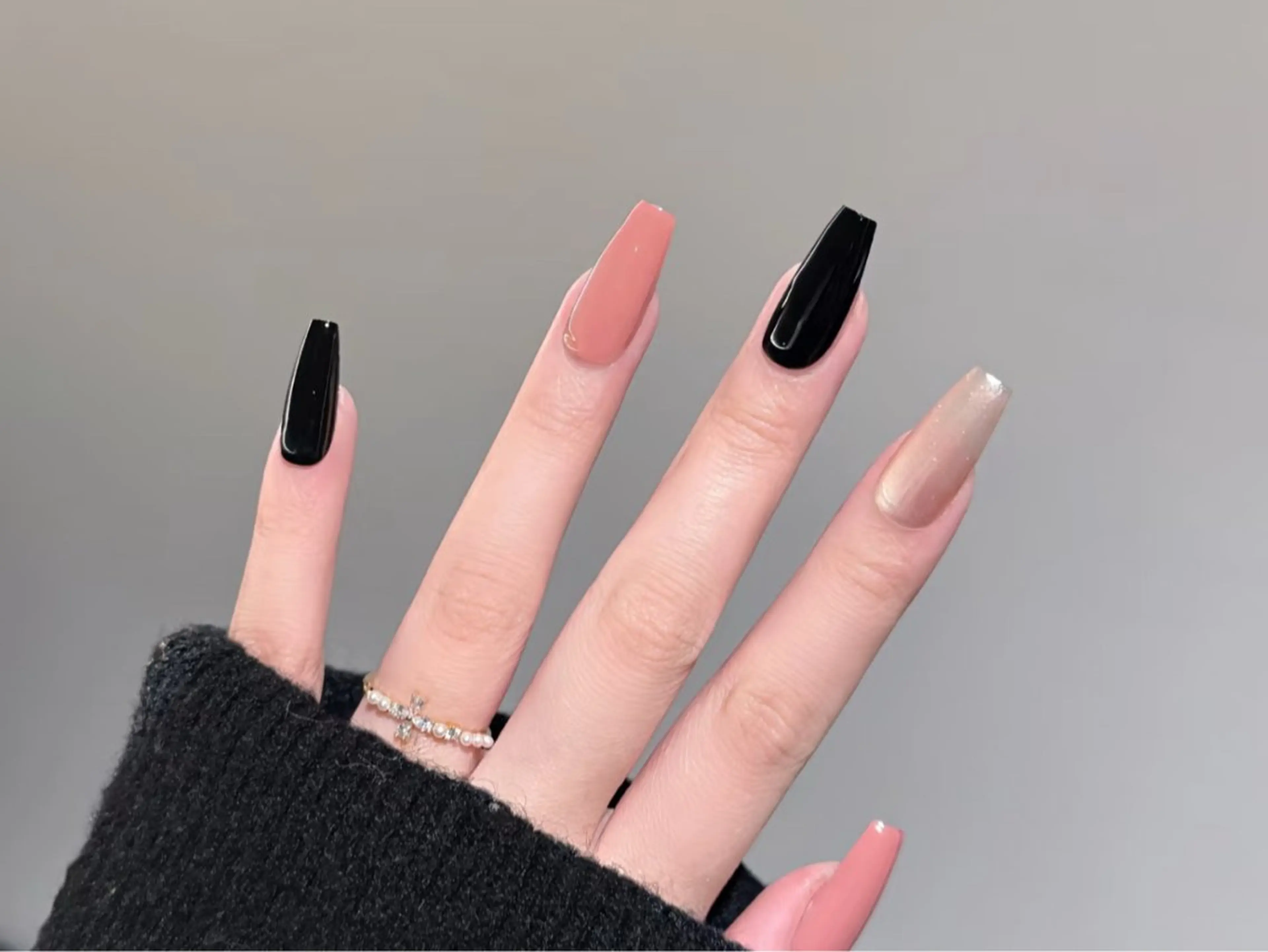 ネイル キラキラネイル 韓国ネイル オフィスネイル cat‘s nail🐈‍⬛のネイルデザイン