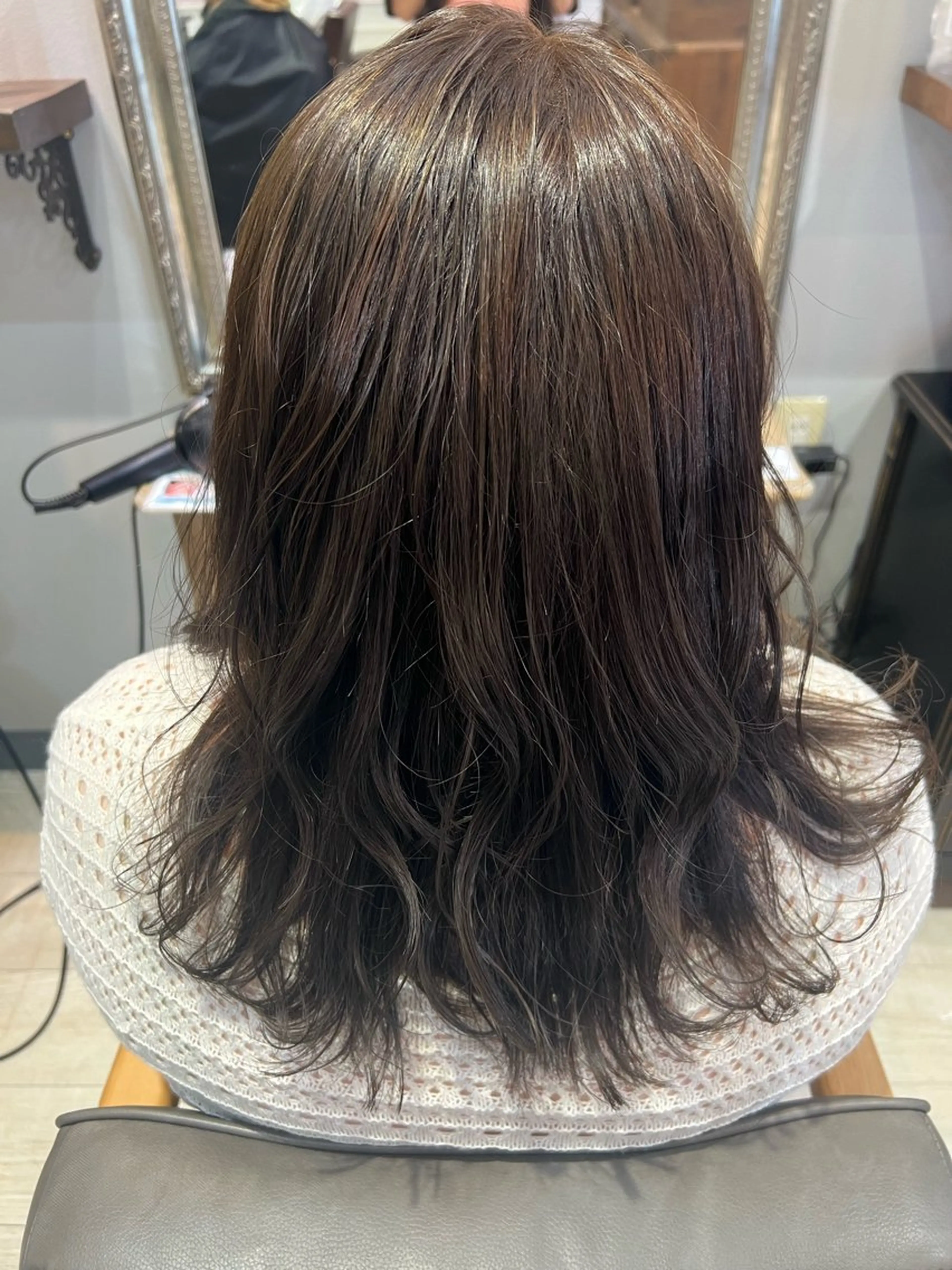 ロング カラー ベージュカラー 透明感カラー オリーブベージュ ヘアカラー トリートメント 透明感カラー 🫧ゆうしん/平尾のヘアスタイル
