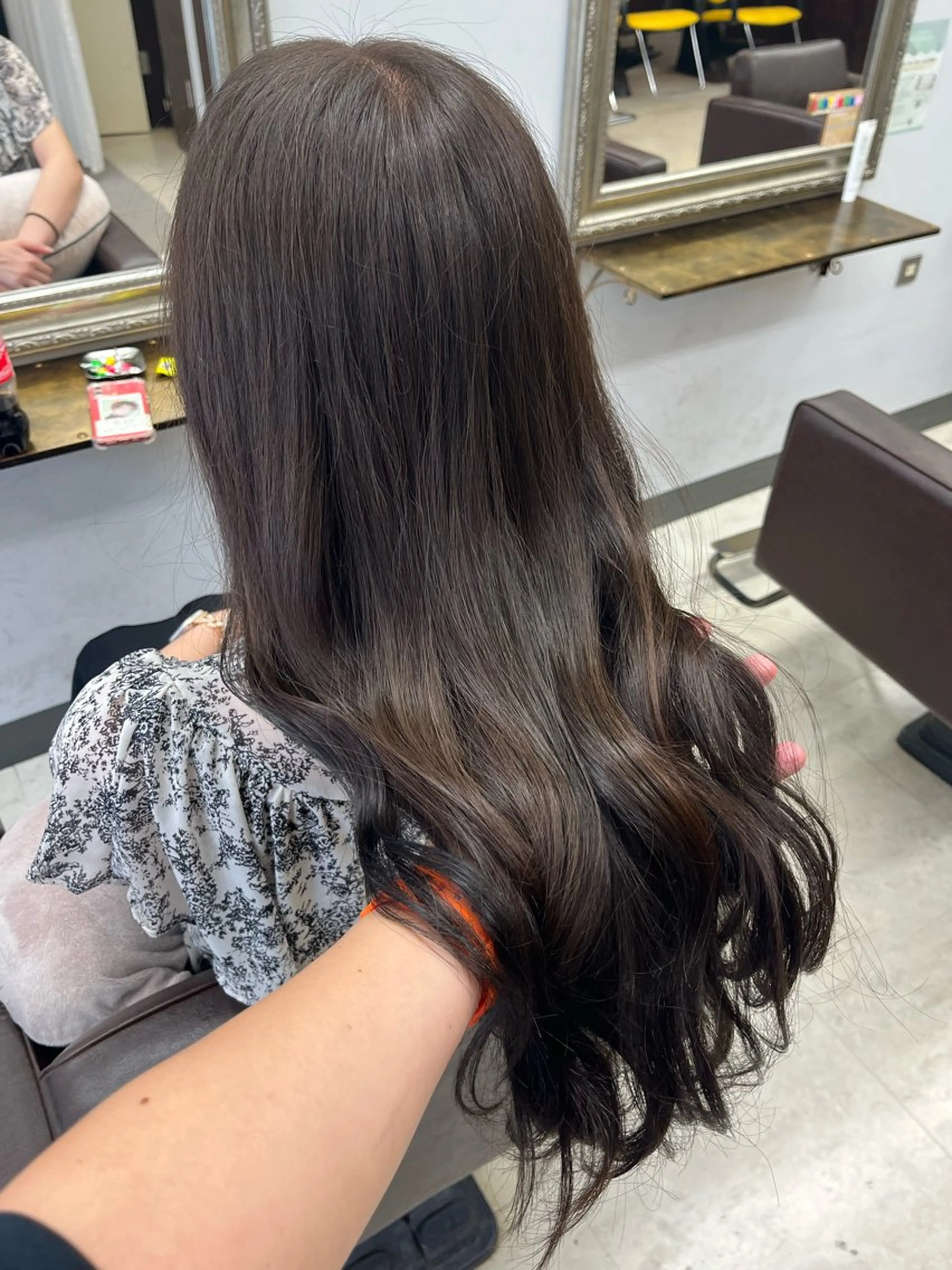 ロング カラー 産休の為お休みです! 小島凜のヘアスタイル
