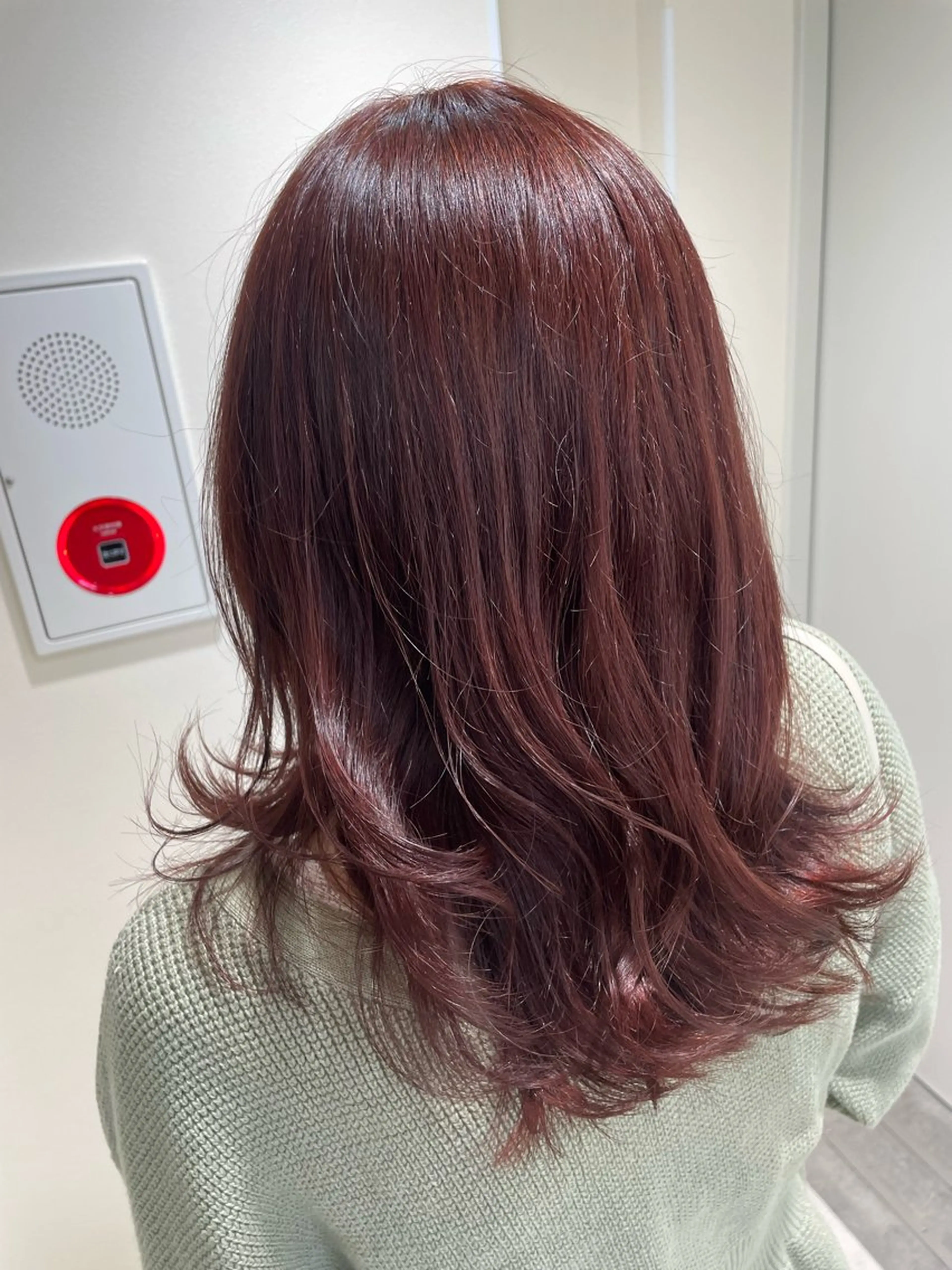 セミロング カラー NaVIユウジ 透明感カラーのヘアスタイル