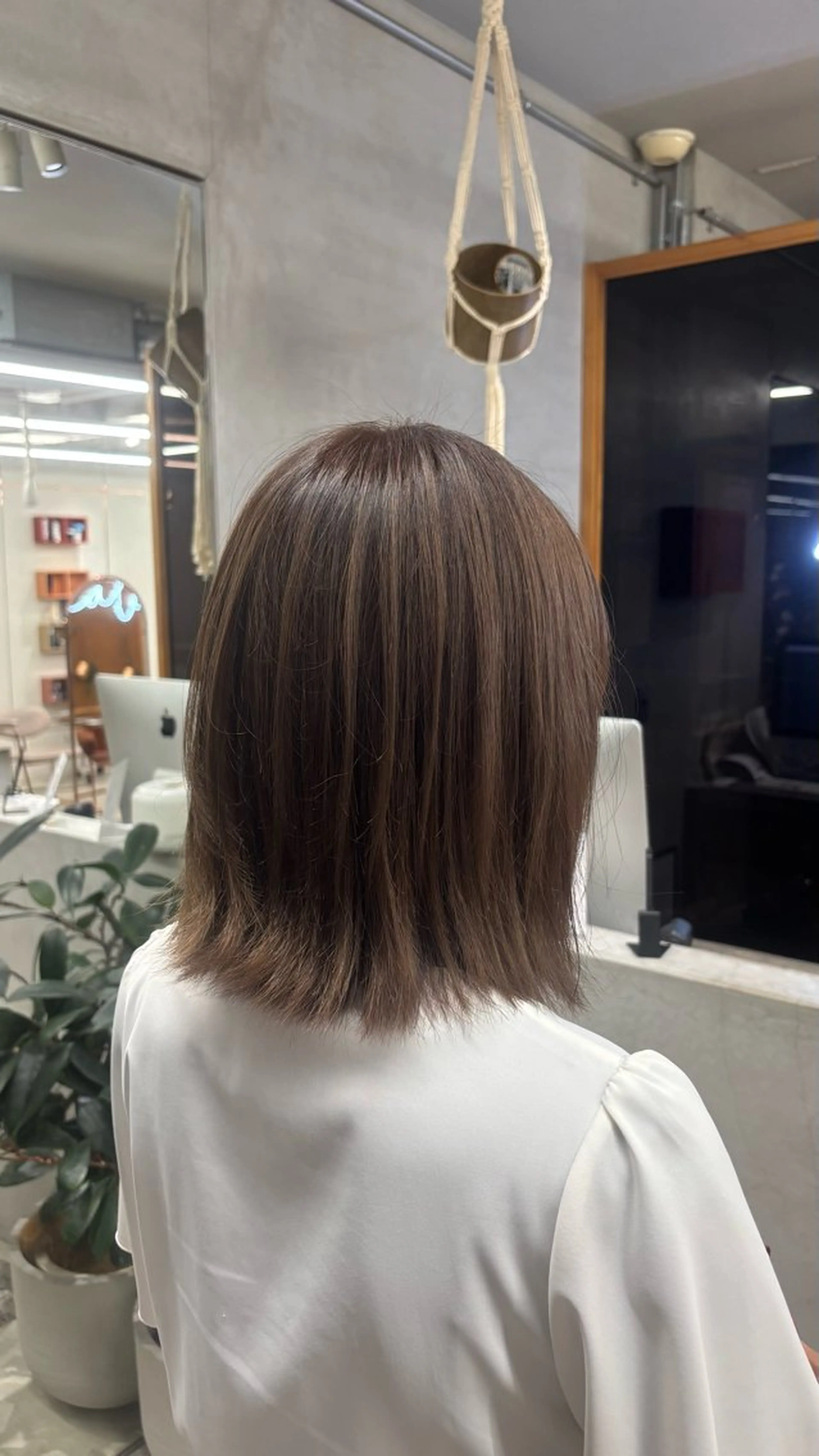 カラー 山本 美里亜のヘアスタイル