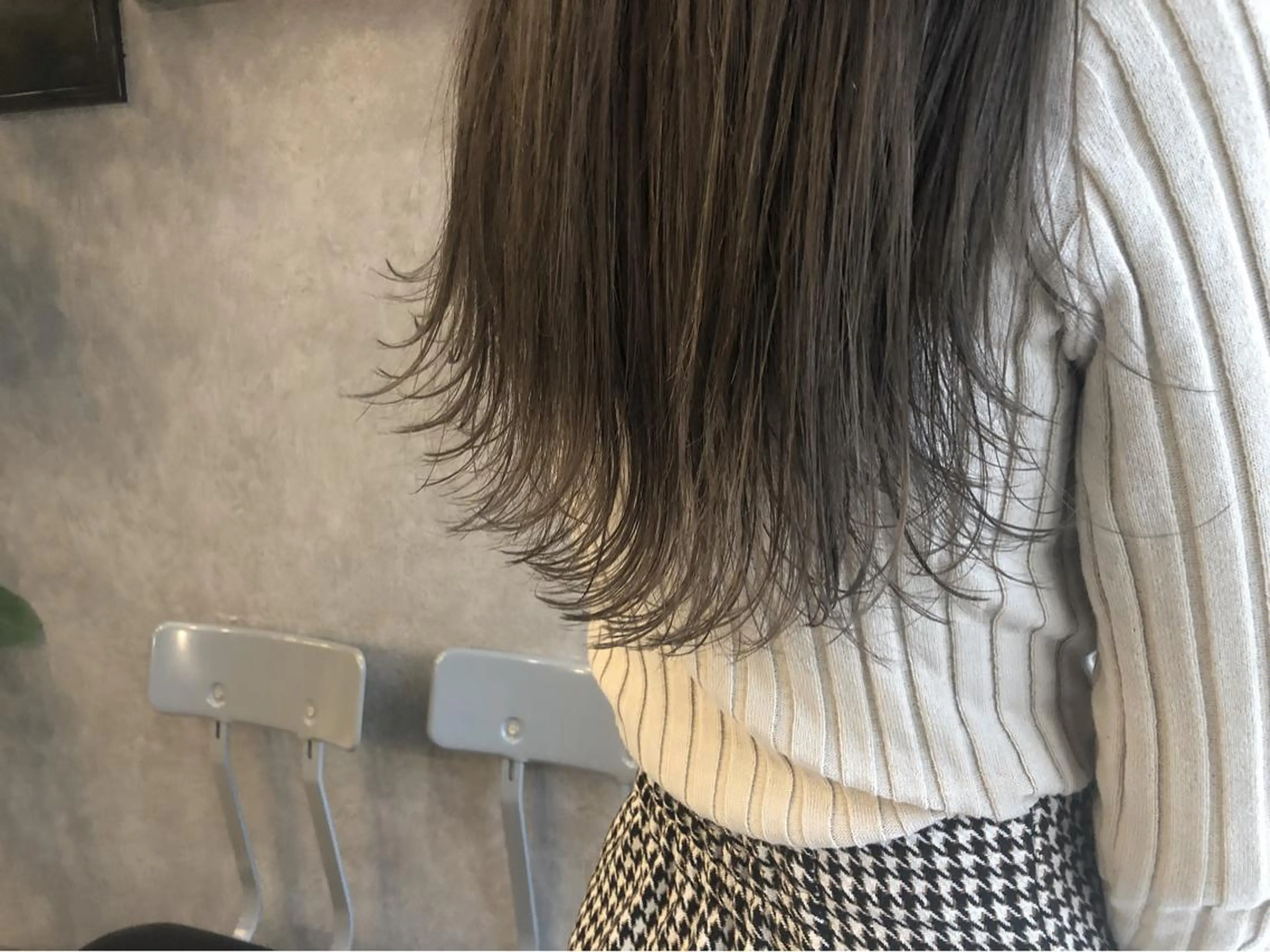 セミロング トリートメント 顔周りレイヤー/韓国 ブリーチminamiのヘアスタイル