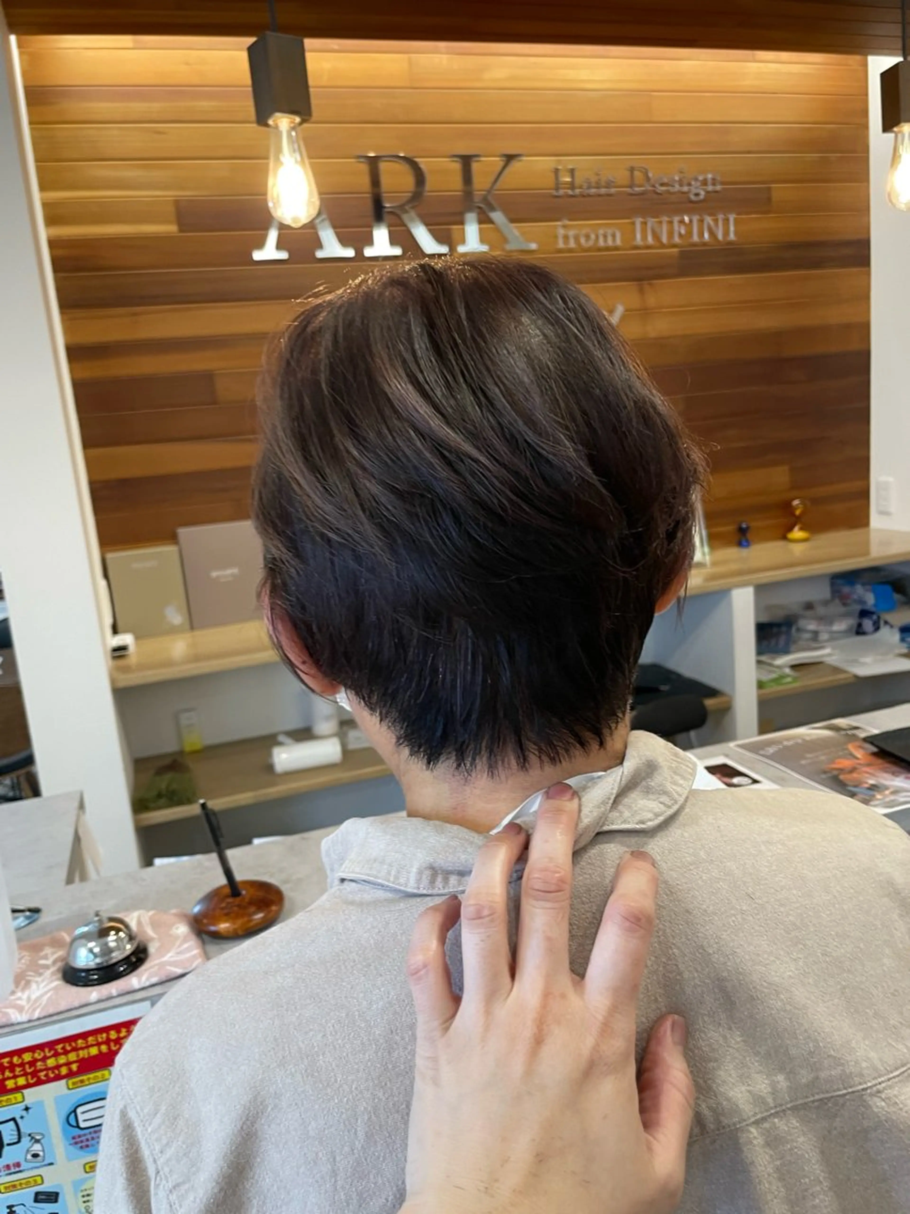 ショート カラー やまこし 美裕樹のヘアスタイル