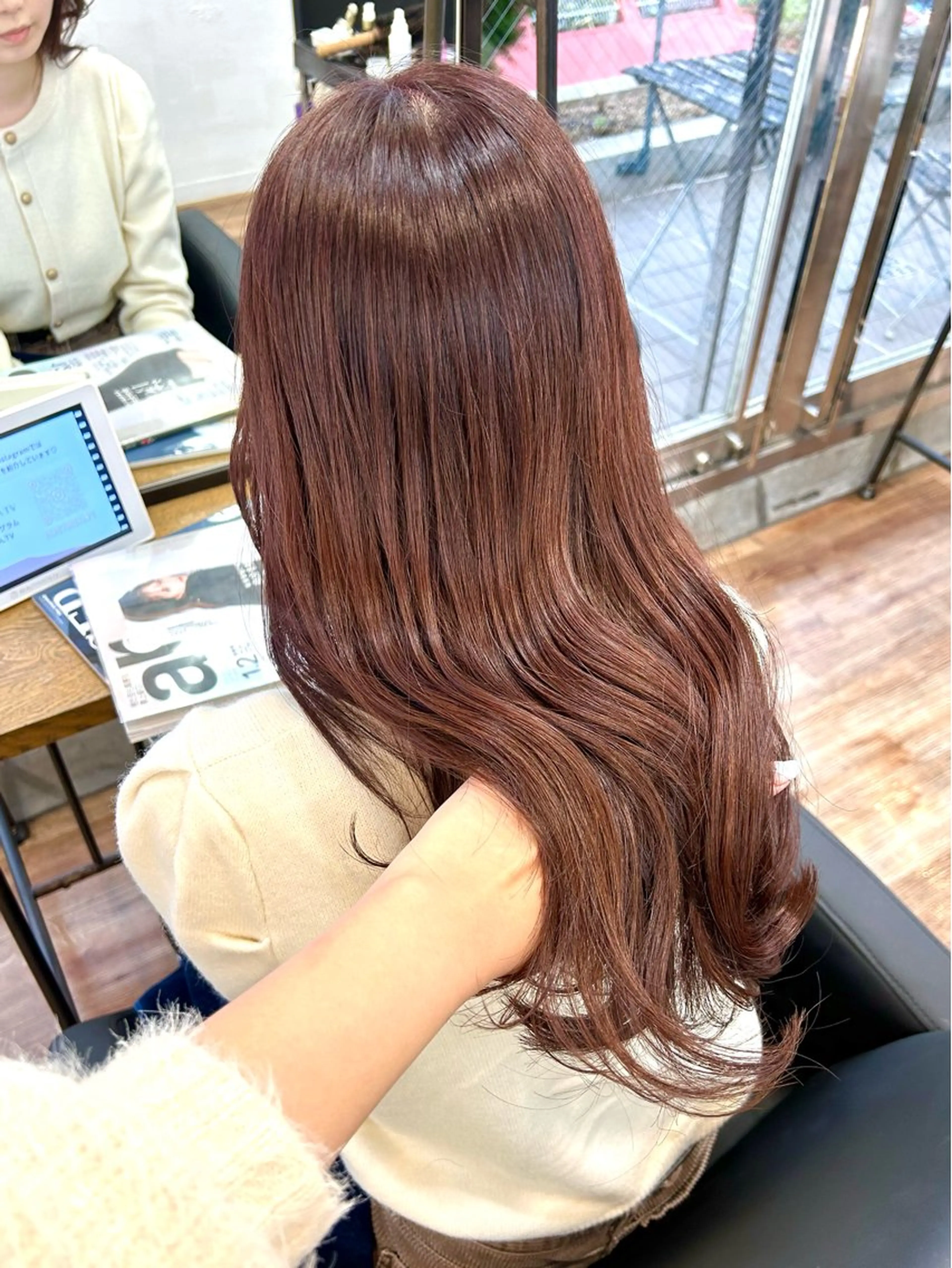 カラー ブリーチ ブラウンカラー ブリーチなしカラー ピンクカラー カット ヘアカラー トリートメント 藤間 帆乃夏（とうまほのかのヘアスタイル