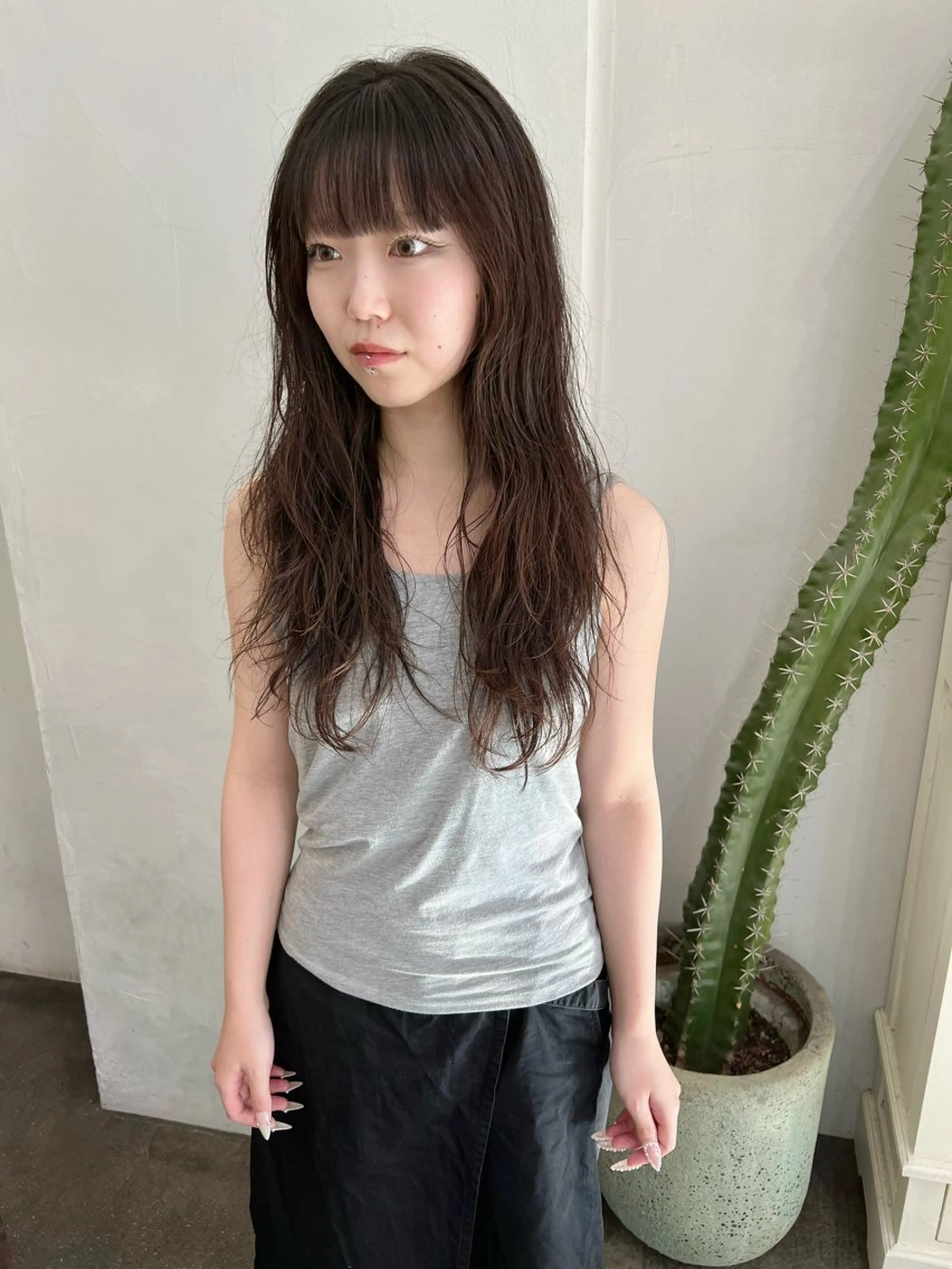 ロング パーマ ロングレイヤー 顔まわりレイヤー レイヤーカット ロング カット パーマ 千葉 郁也のヘアスタイル