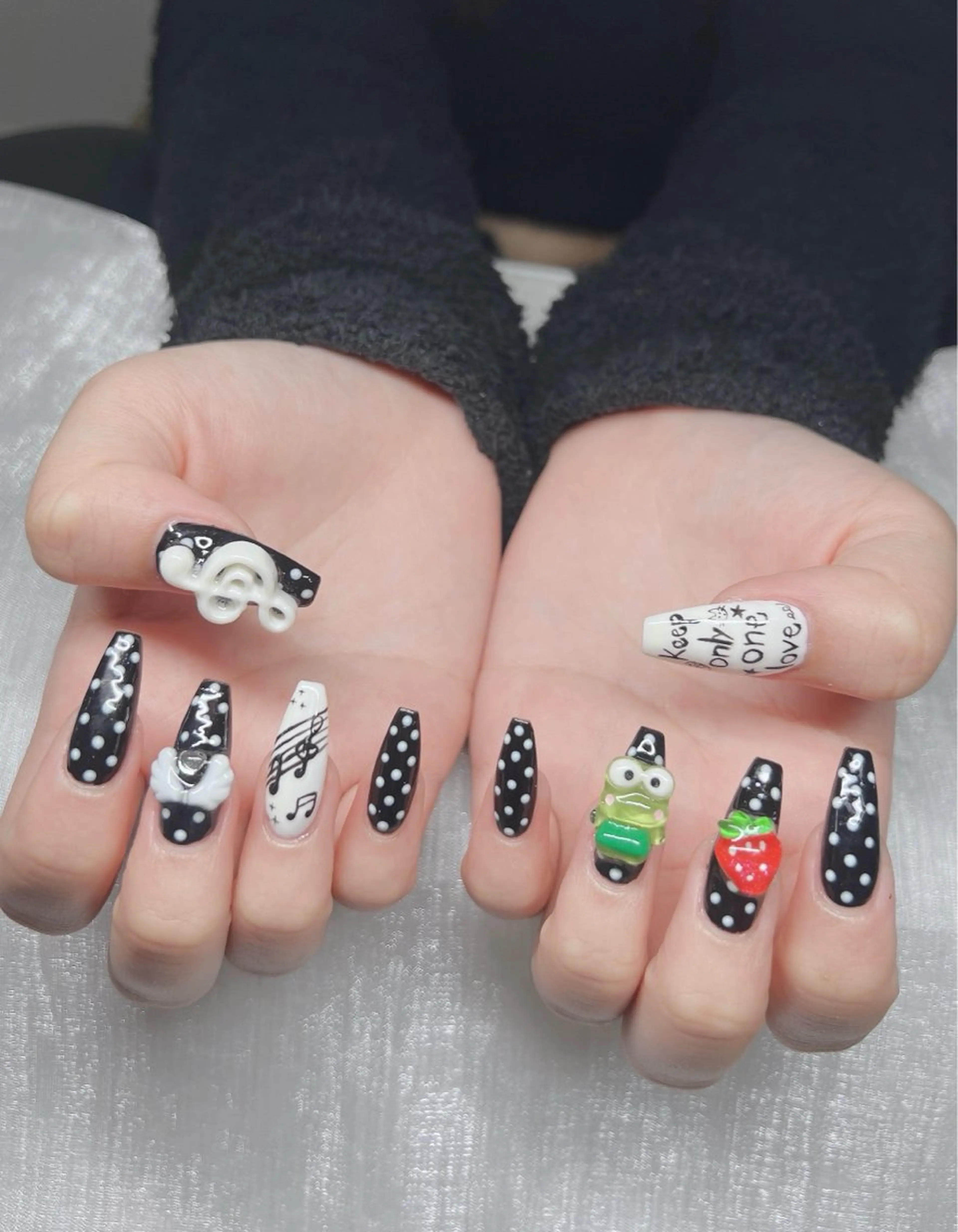 ネイル オーロラネイル チークネイル 長さ出し フットネイル フレンチネイル ハンドネイル Lee Nails チップ長さだし専門店のネイルデザイン