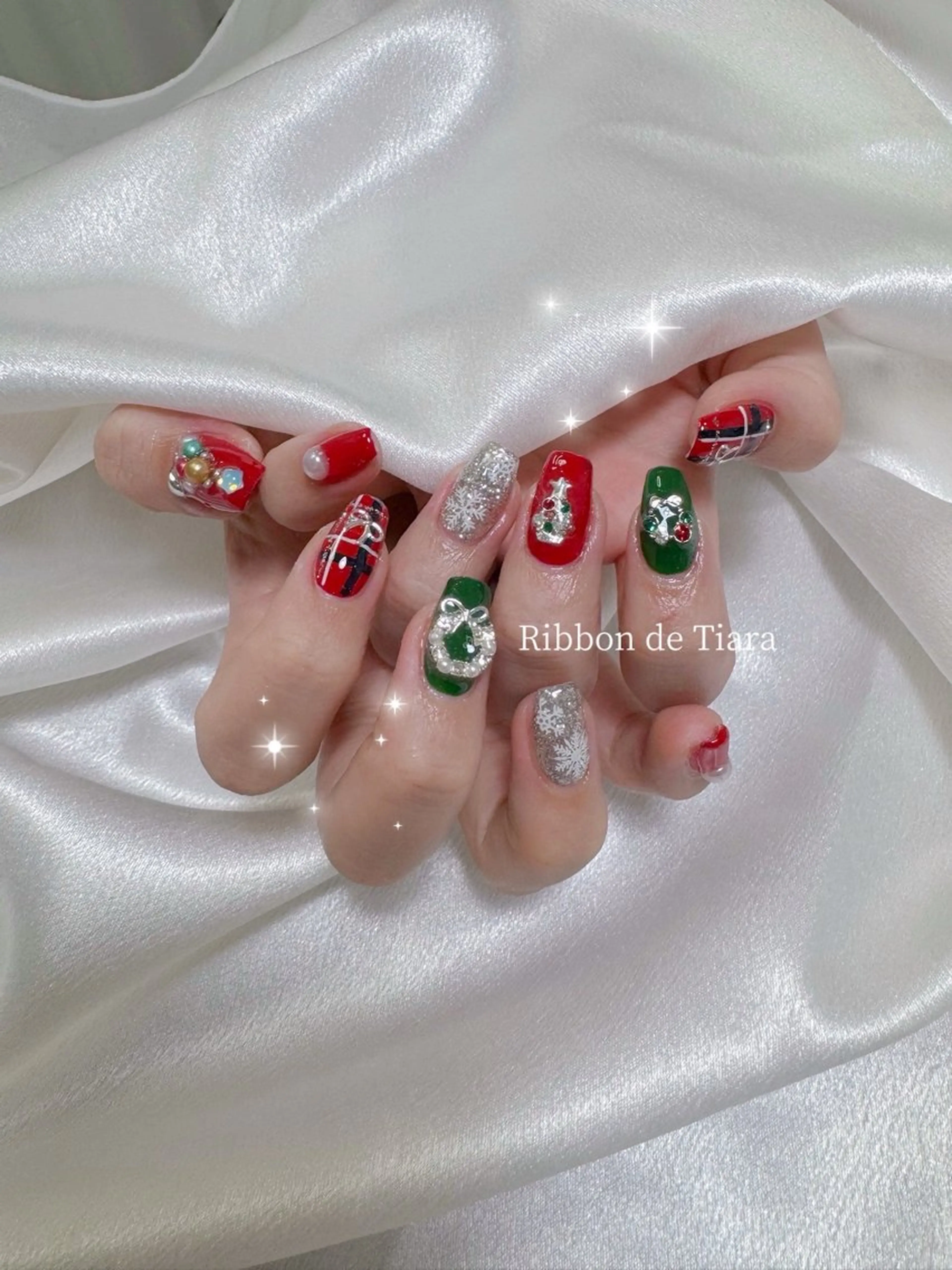 ネイル ハンドネイル オーナーネイリスト MAKIのネイルデザイン