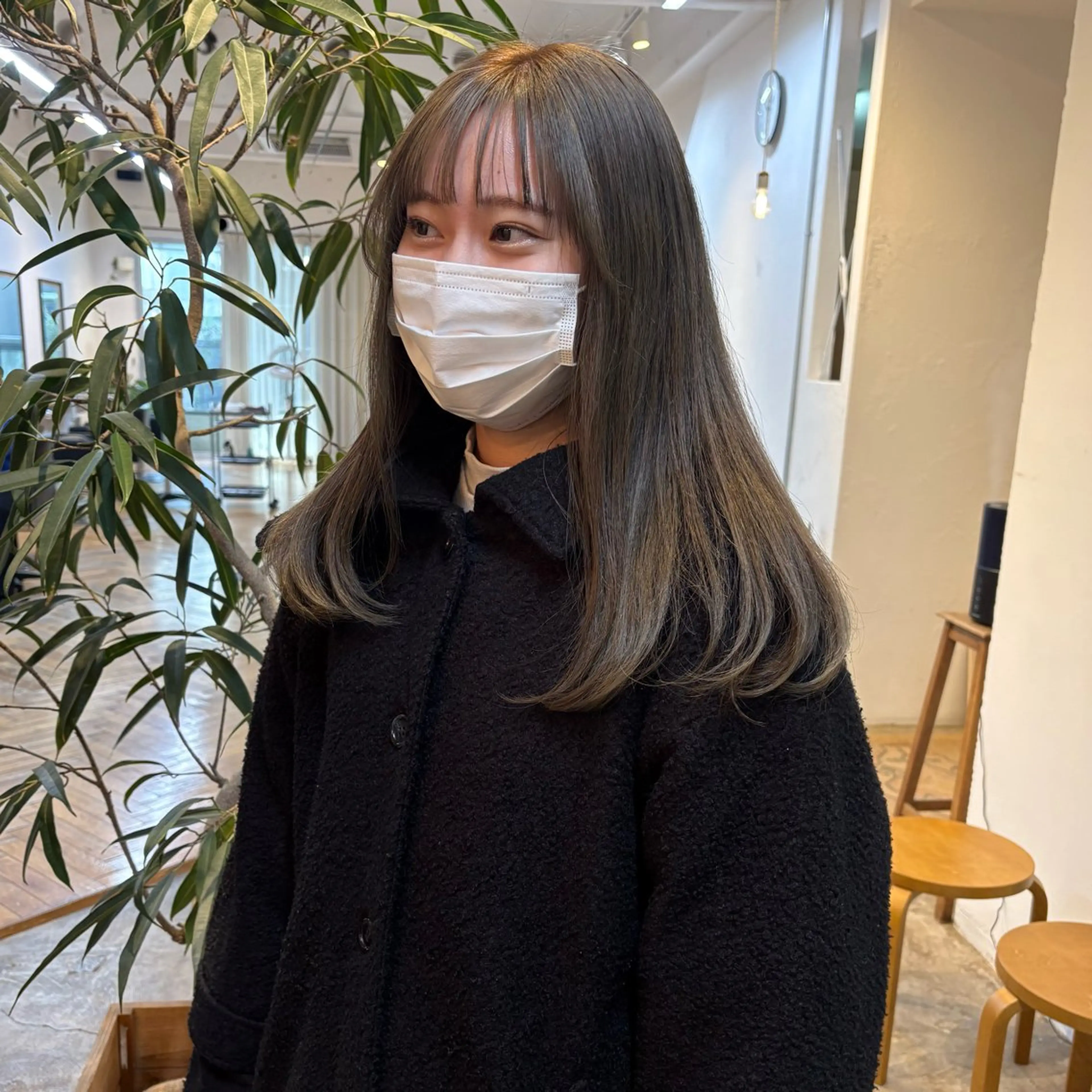 ロング カラー イルミナカラー mina / 透明感ベージュカラーのヘアスタイル