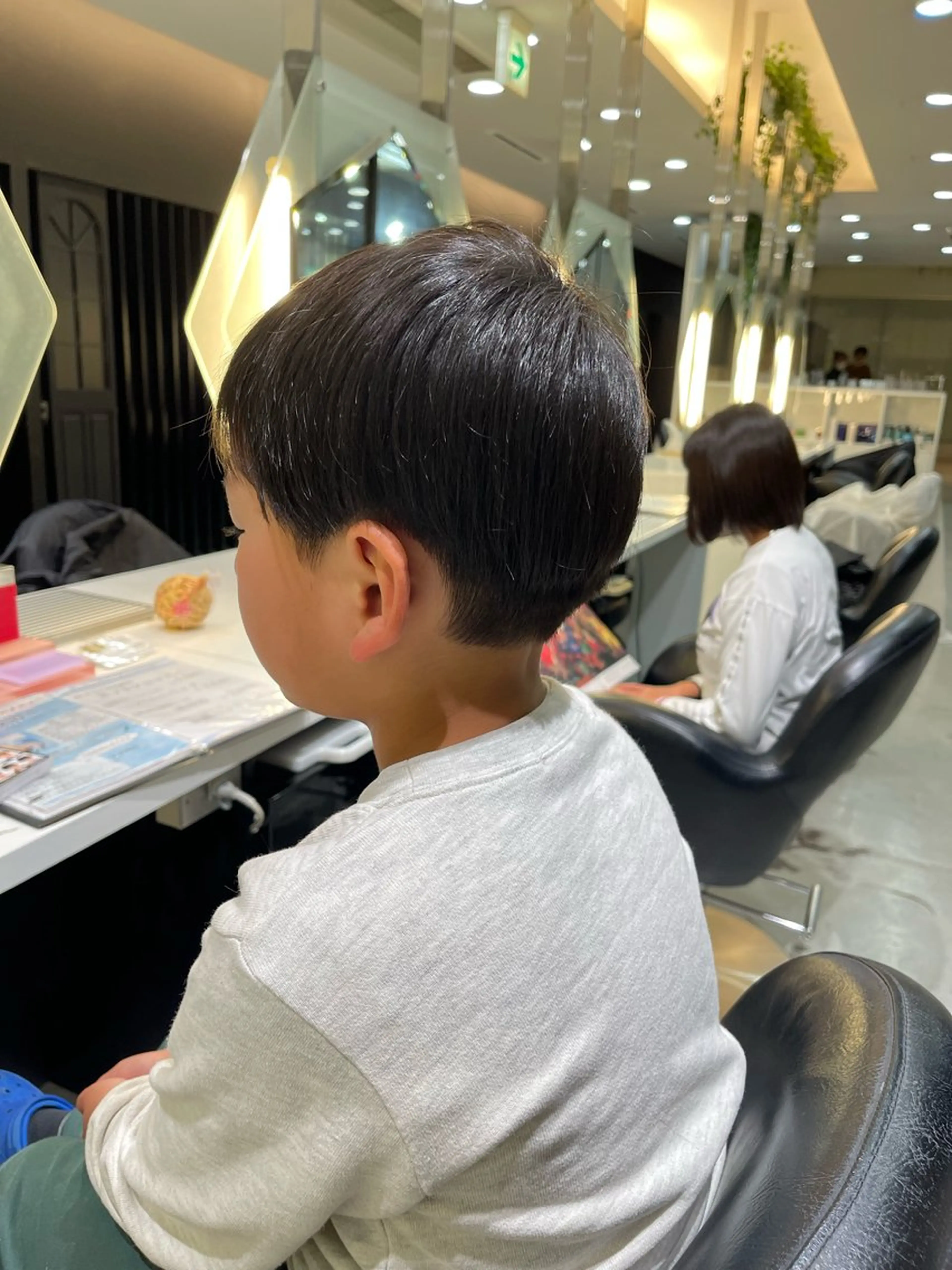 メンズ 超透明感カラー🦋韓 国羽エクステ🪽🫧のヘアスタイル