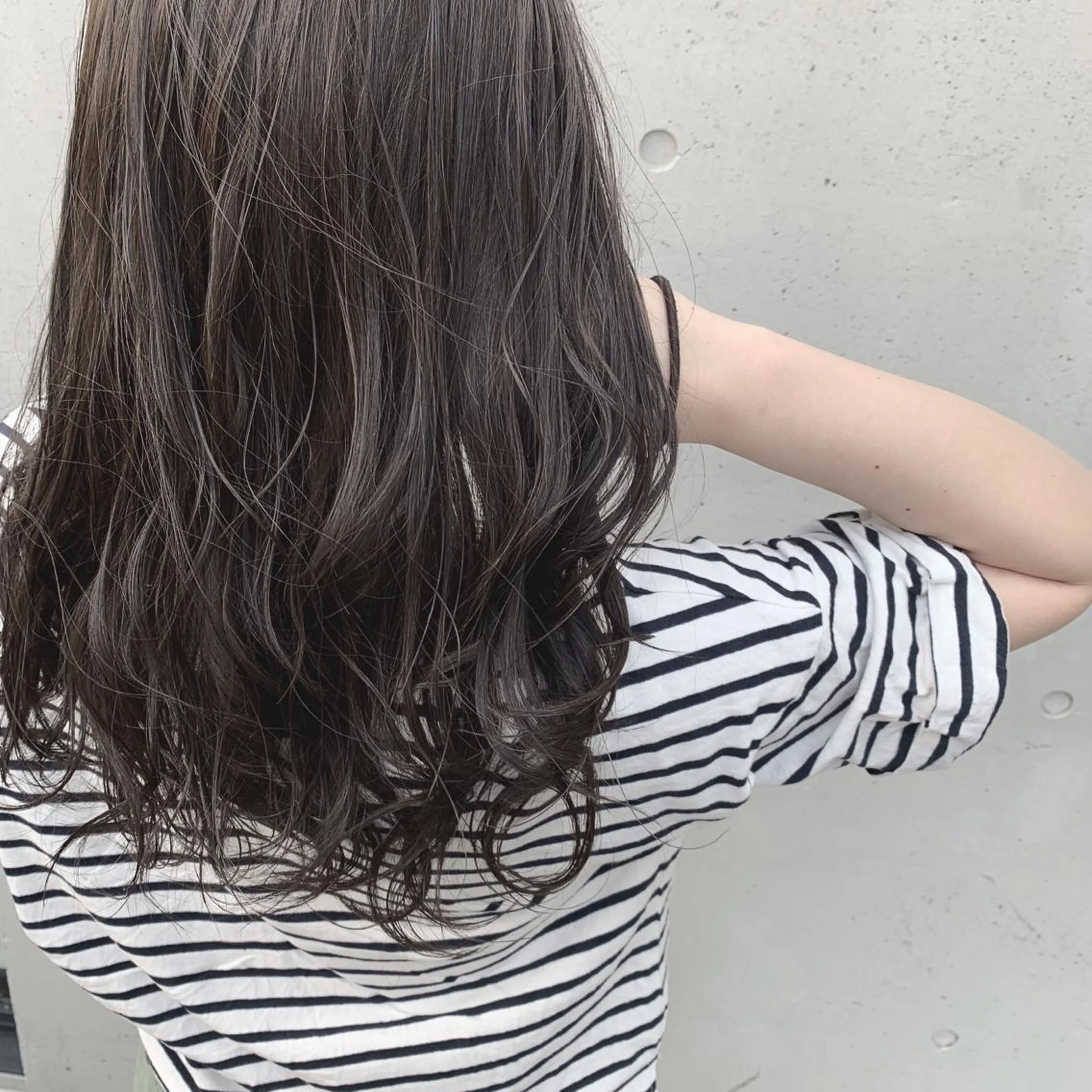 セミロング カラー パーマ ヘアアレンジ メンズ キッズ マツエク・マツパ グレージュ 田中 裕士のヘアスタイル