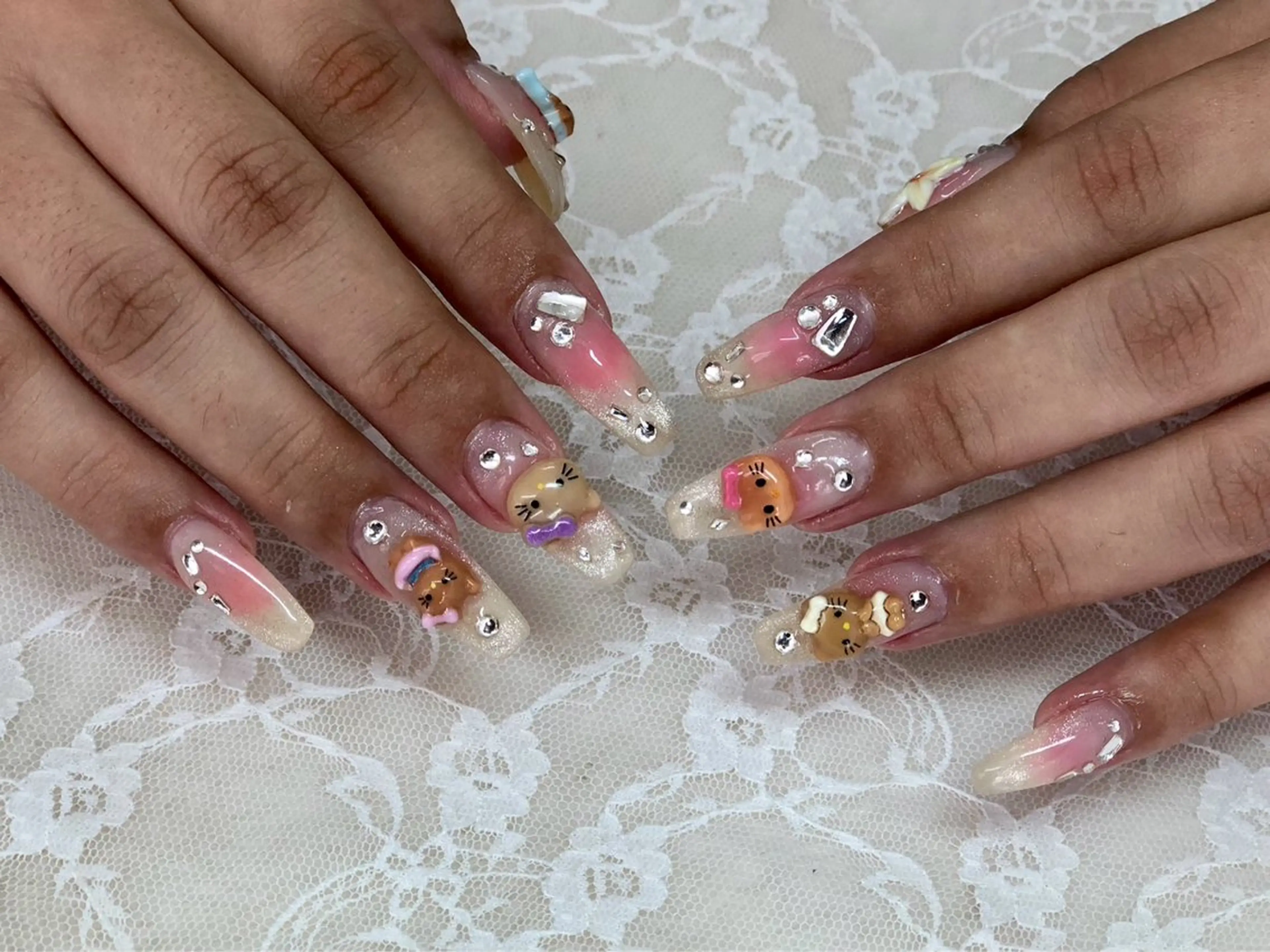 ネイル チークネイル ストーンネイル ワンホンネイル ハンドネイル ハンドケア 心斎橋Salon Epokkuのネイルデザイン