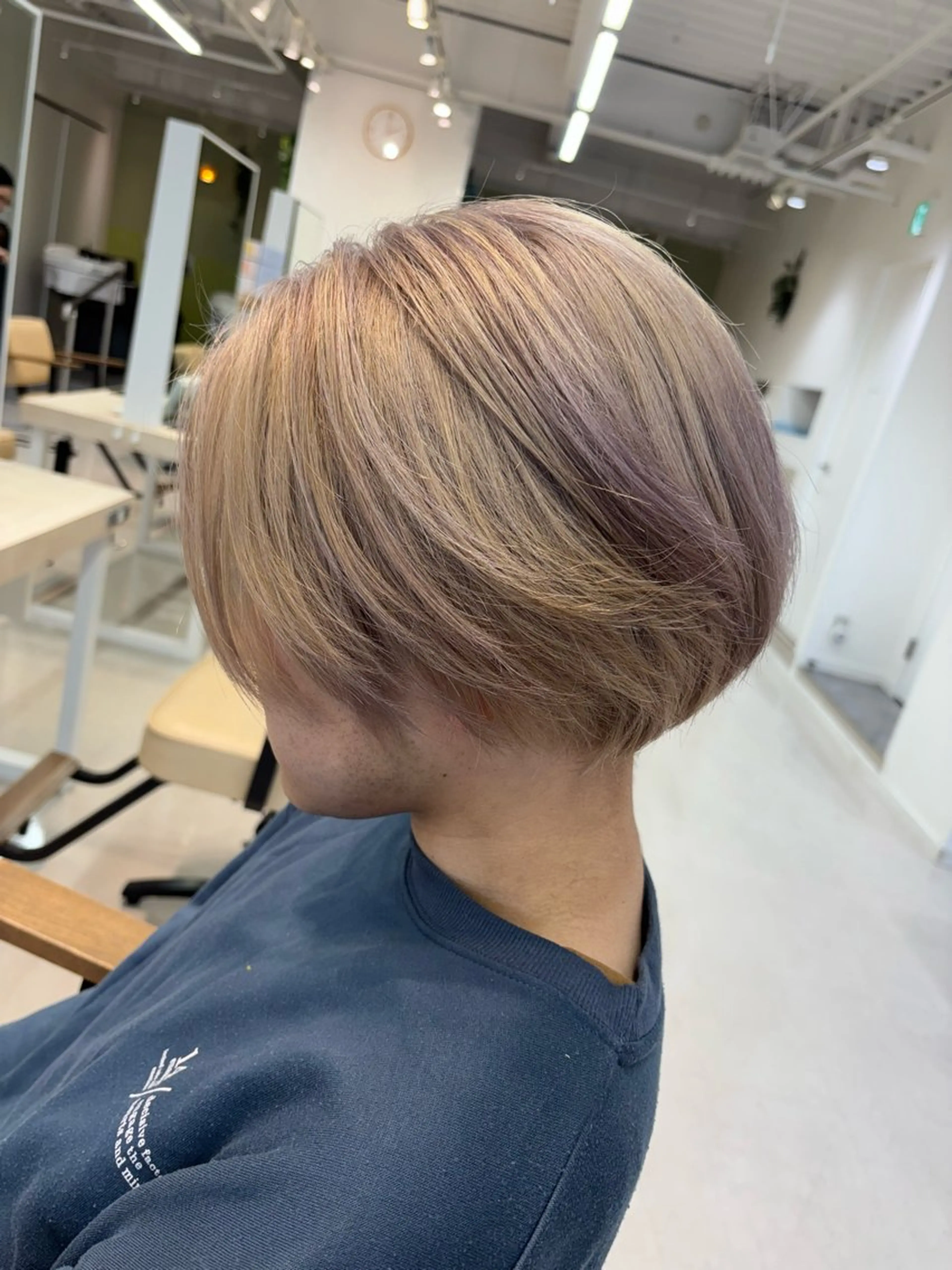 カラー メンズ メンズバレイヤージュ メンズブリーチ メンズハイライト バレイヤージュ ブリーチ ヘアカラー ニュアンスパーマ/ フェザー/マッシュのヘアスタイル