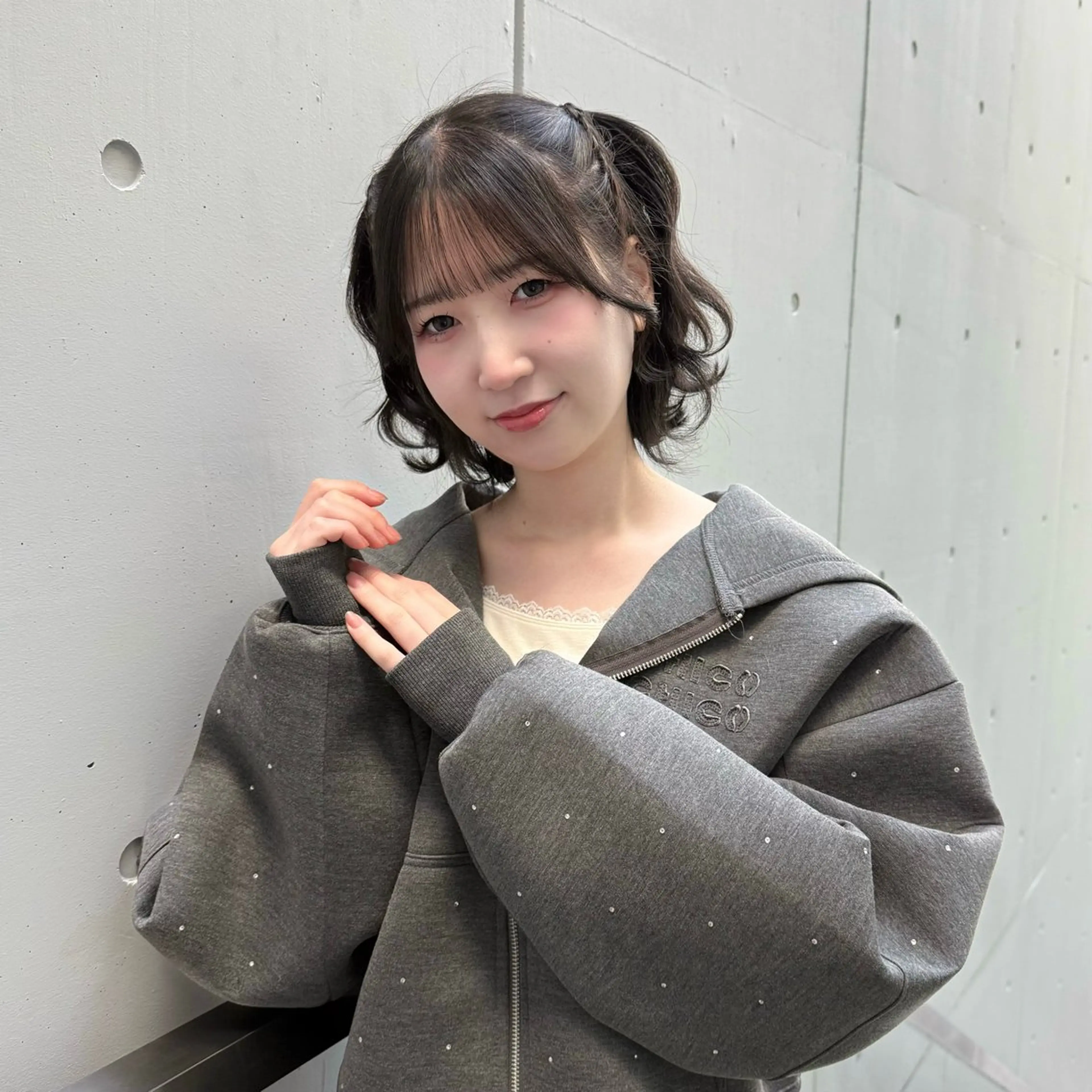 ショート カラー ヘアアレンジ 黒髪 顔周りカット ヘアカラー ヘアセット 海音 心斎橋美容室のヘアスタイル