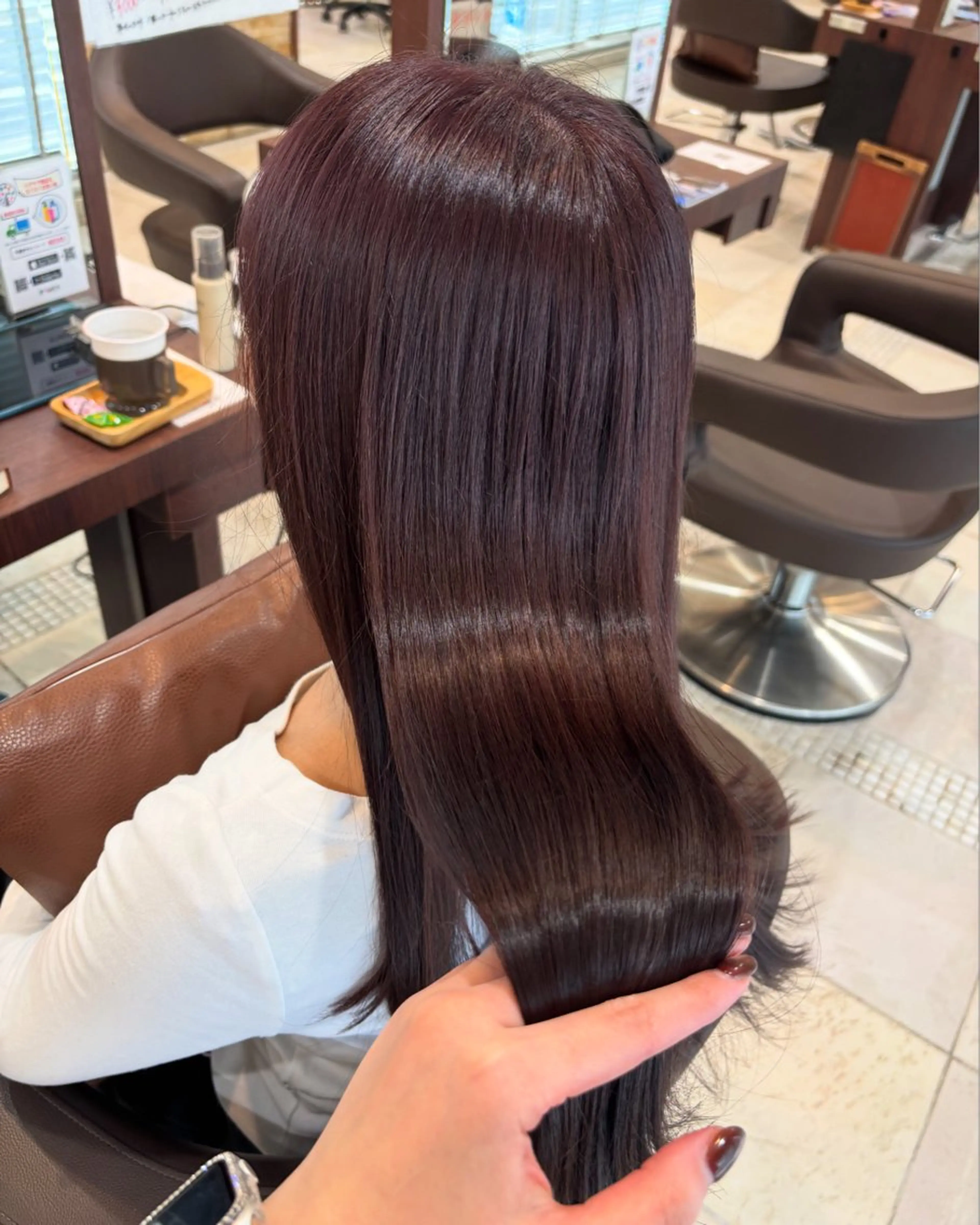 セミロング ヘアカラー 藤平 いぶきのヘアスタイル