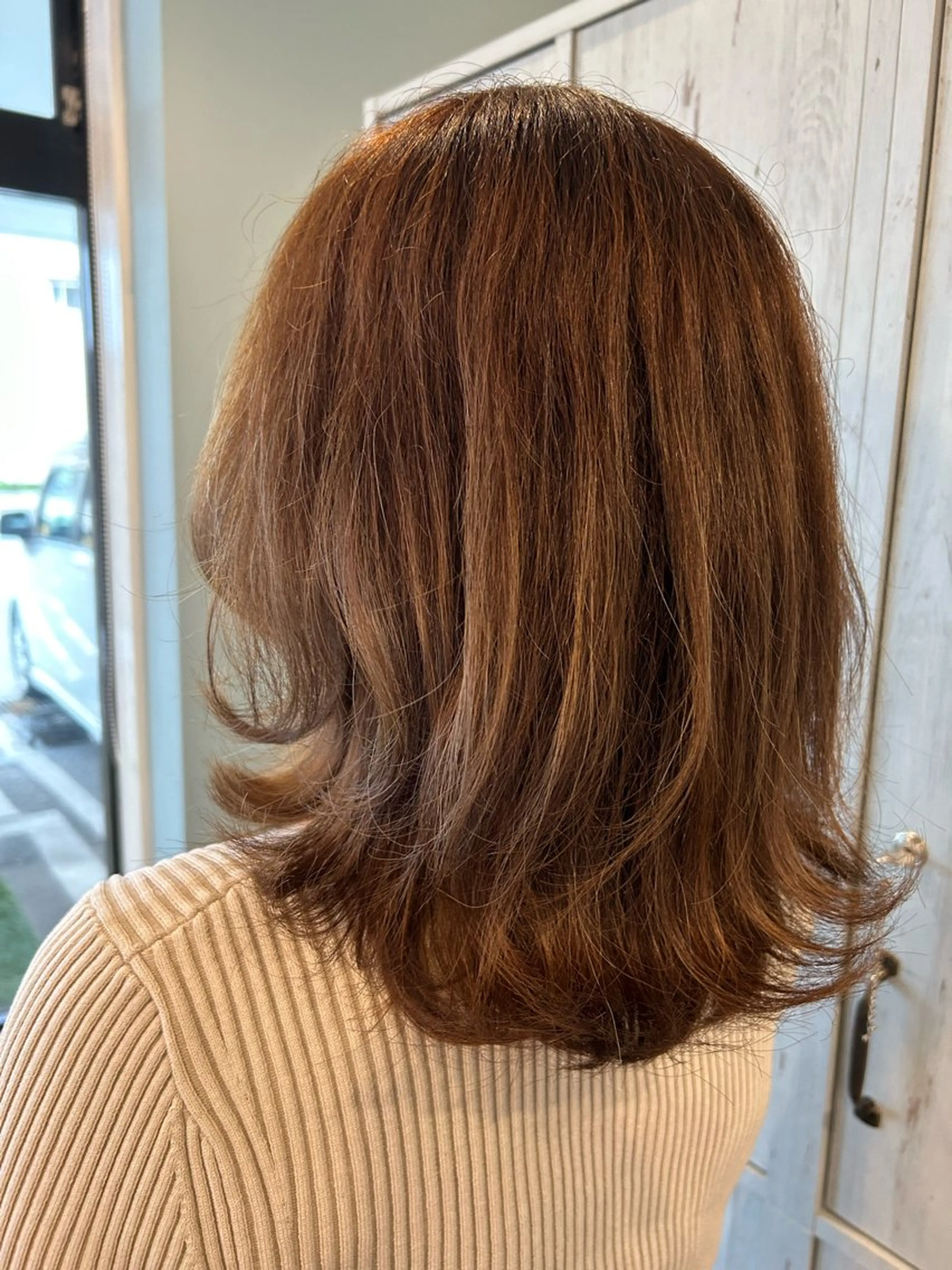 ミディアム 高木 瑶子のヘアスタイル