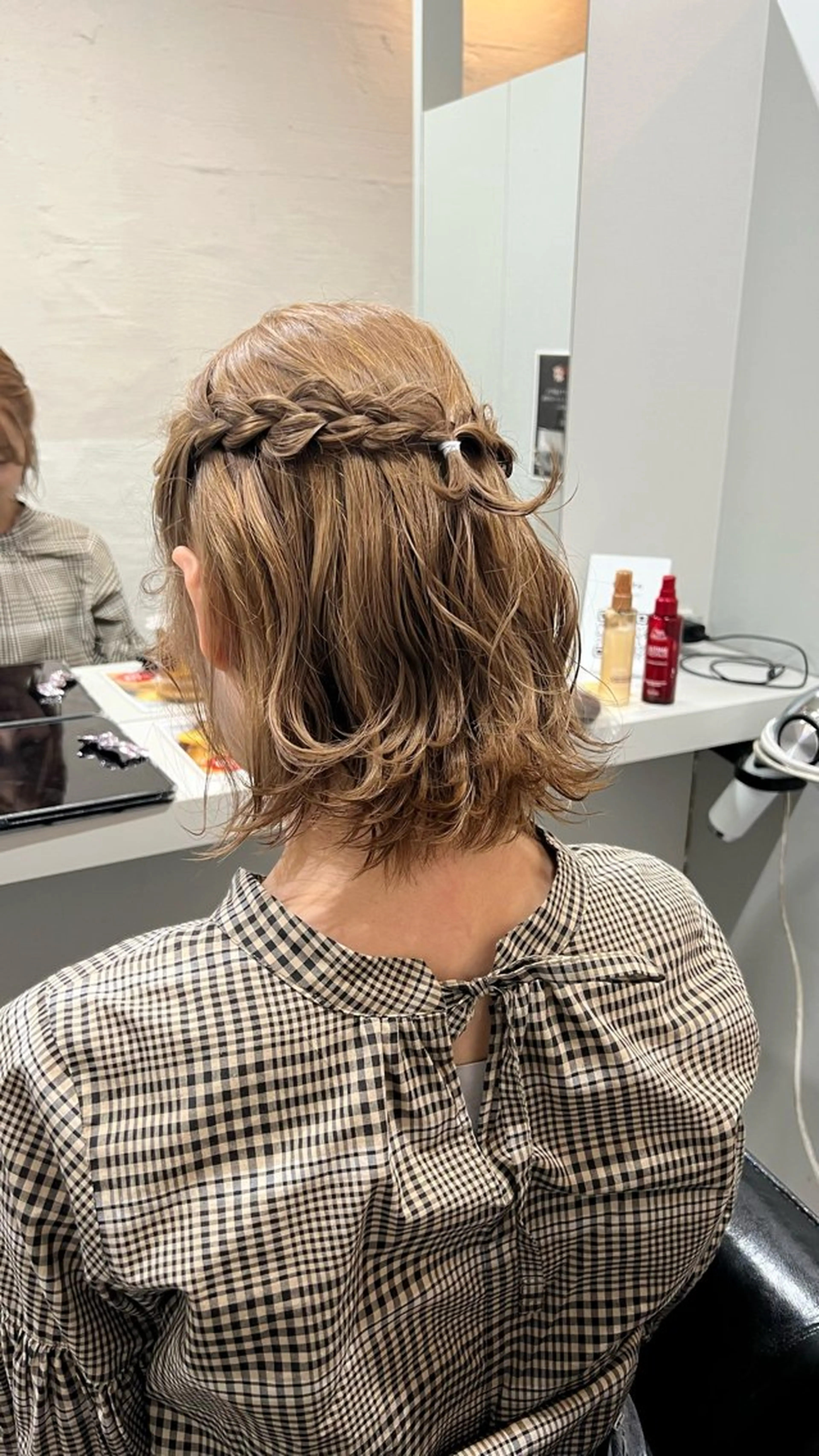 ショート カラー ベージュカラー ブリーチ カット ヘアカラー 🎀tokute ナオ🧸のヘアスタイル