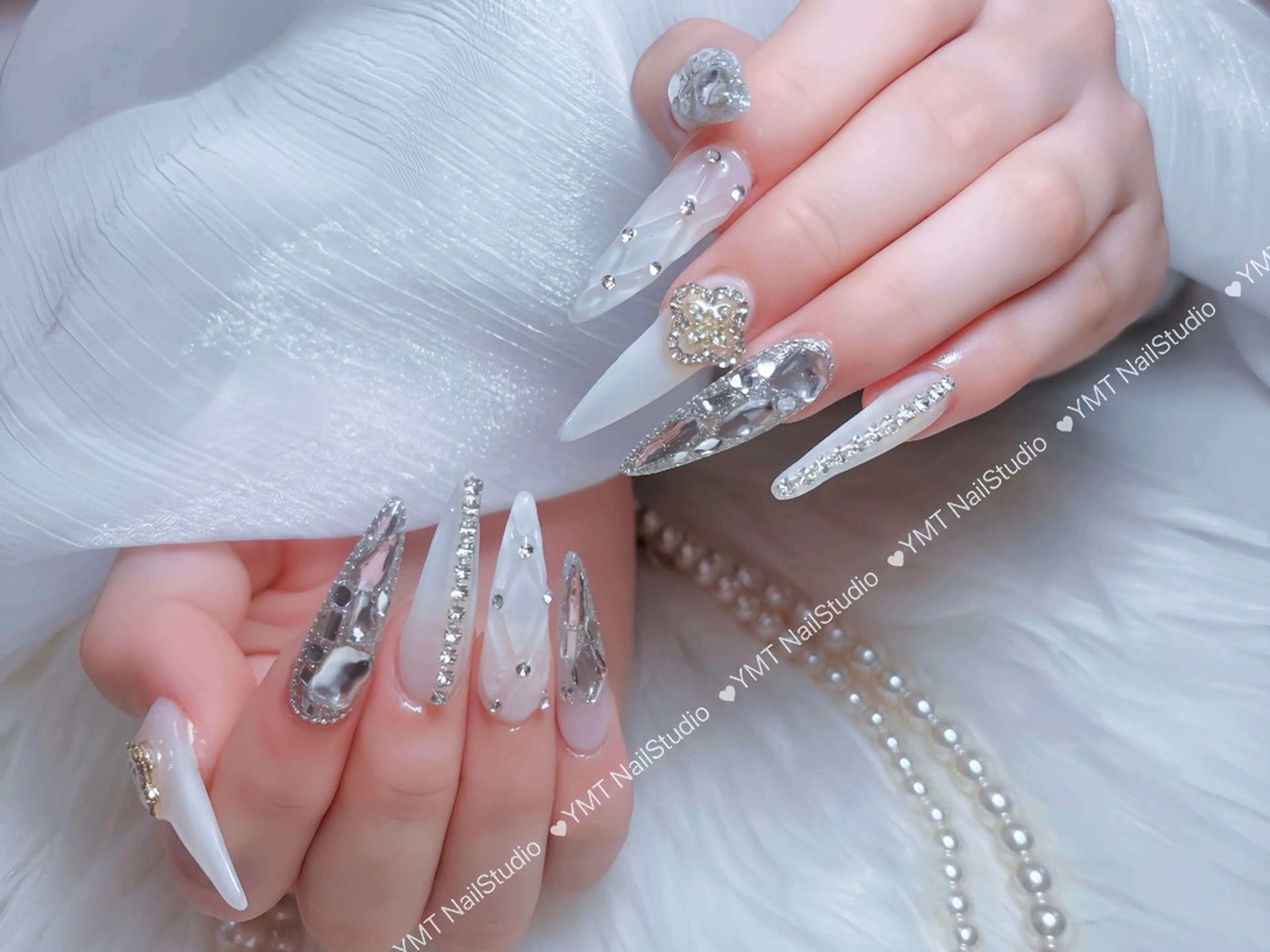 ネイル 長さ出し フットネイル ジェルネイル 韓国ネイル マグネットネイル ハンドネイル YMT NailStudioのネイルデザイン