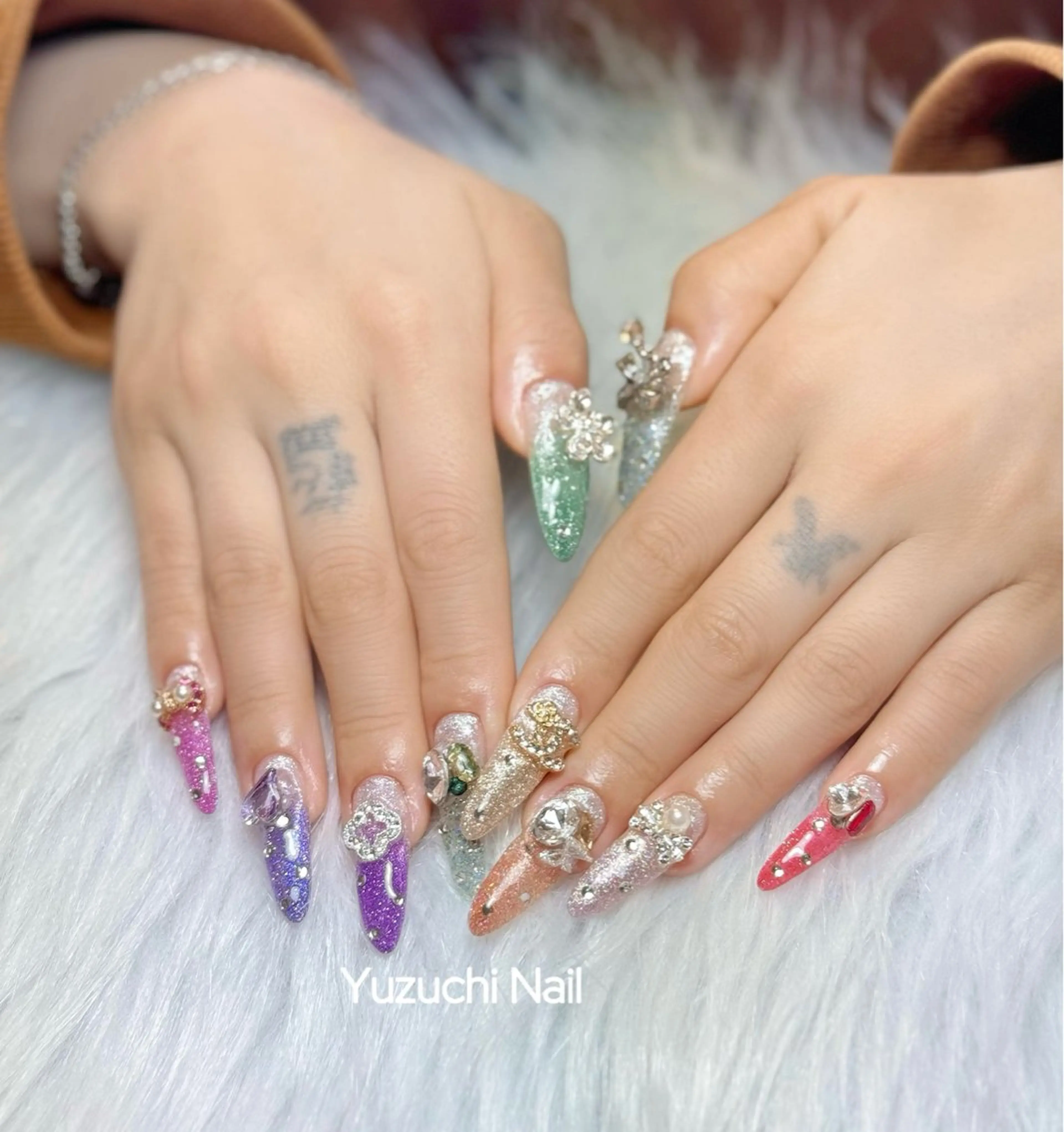 ネイル フットネイル 夏ネイル ワンホンネイル ハンドネイル Yuzuchi Nailのネイルデザイン