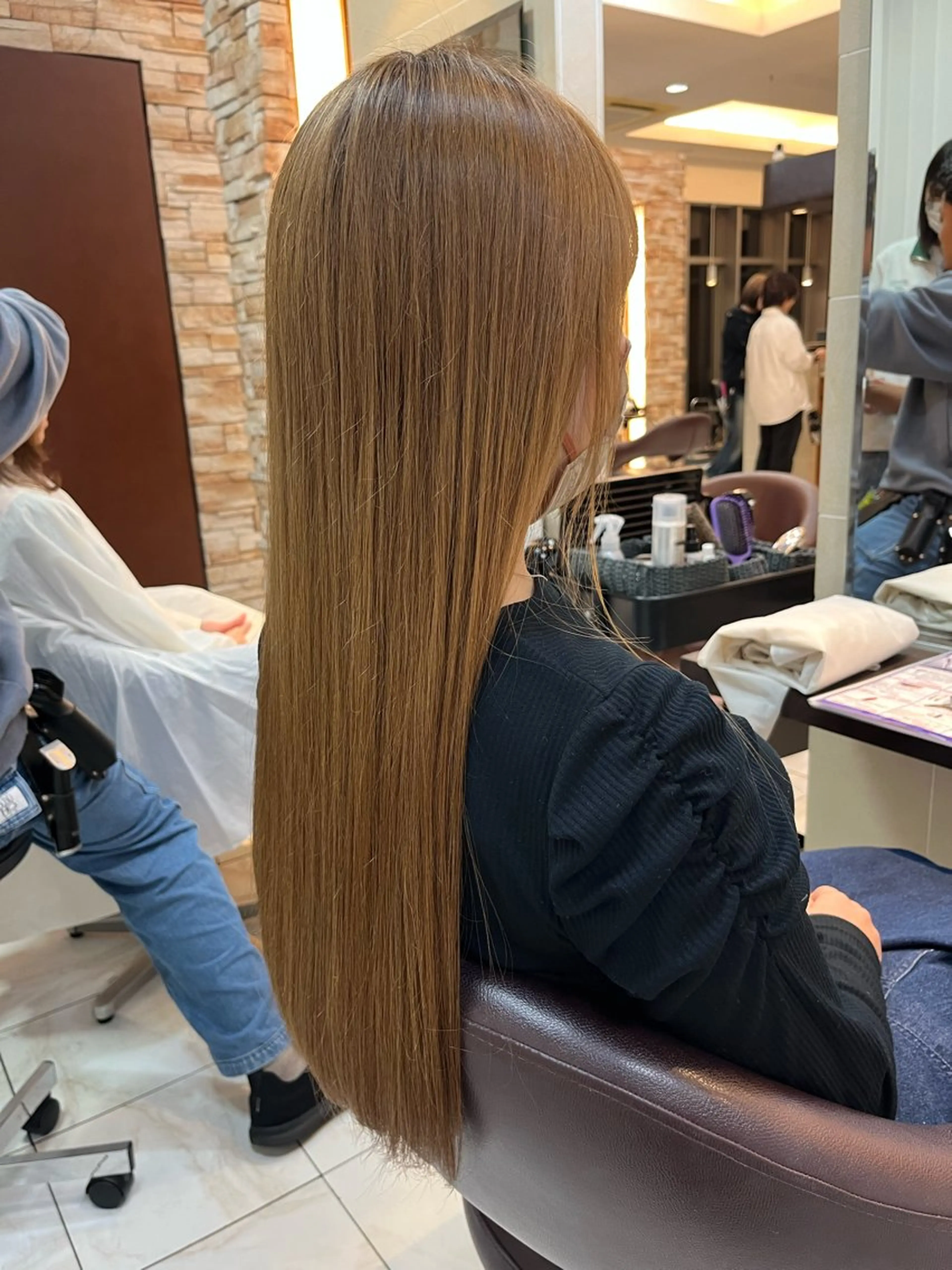 ロング 岡崎 嶺のヘアスタイル