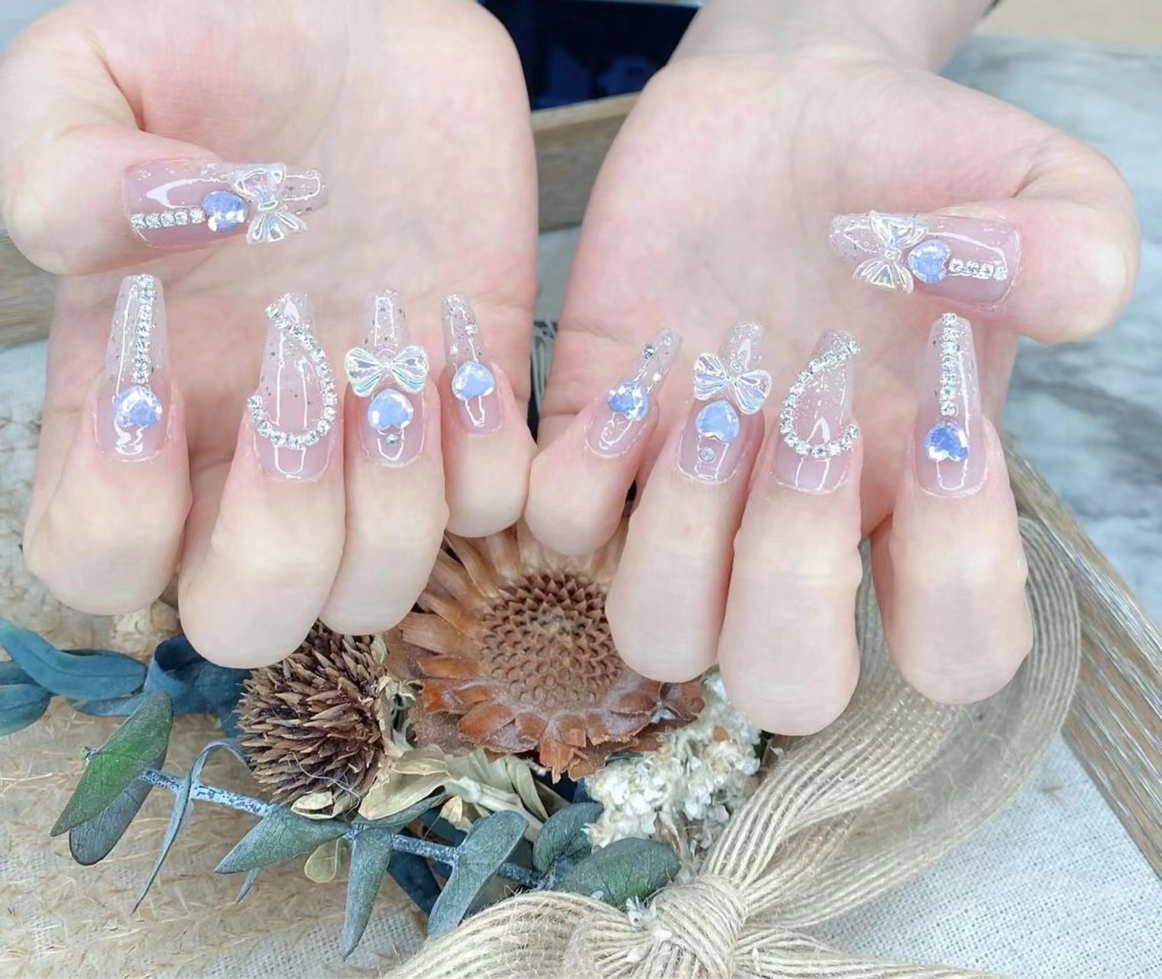 ネイル ハート リボン ホワイト babarla Nailのネイルデザイン