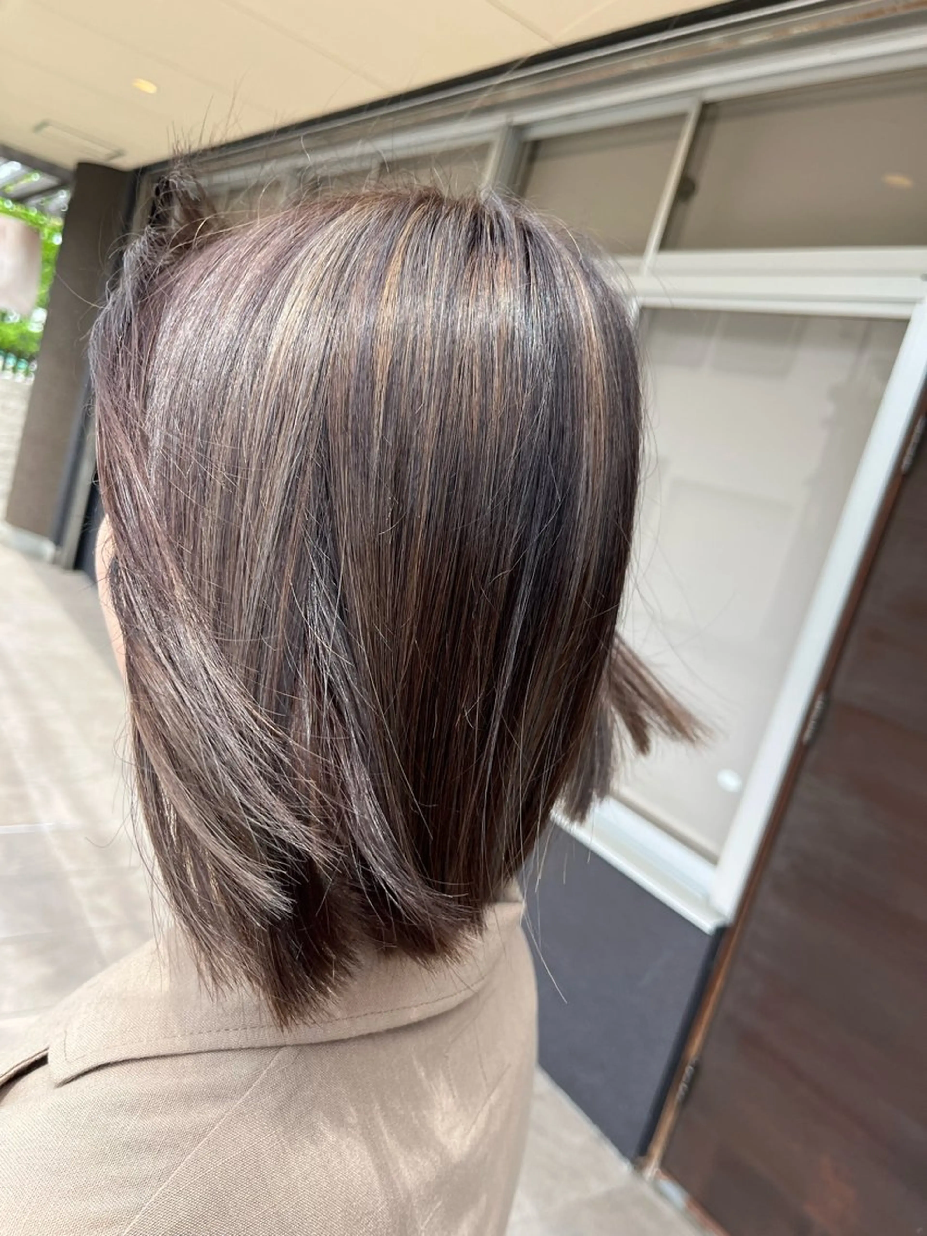 ミディアム 大塚 友絵のヘアスタイル