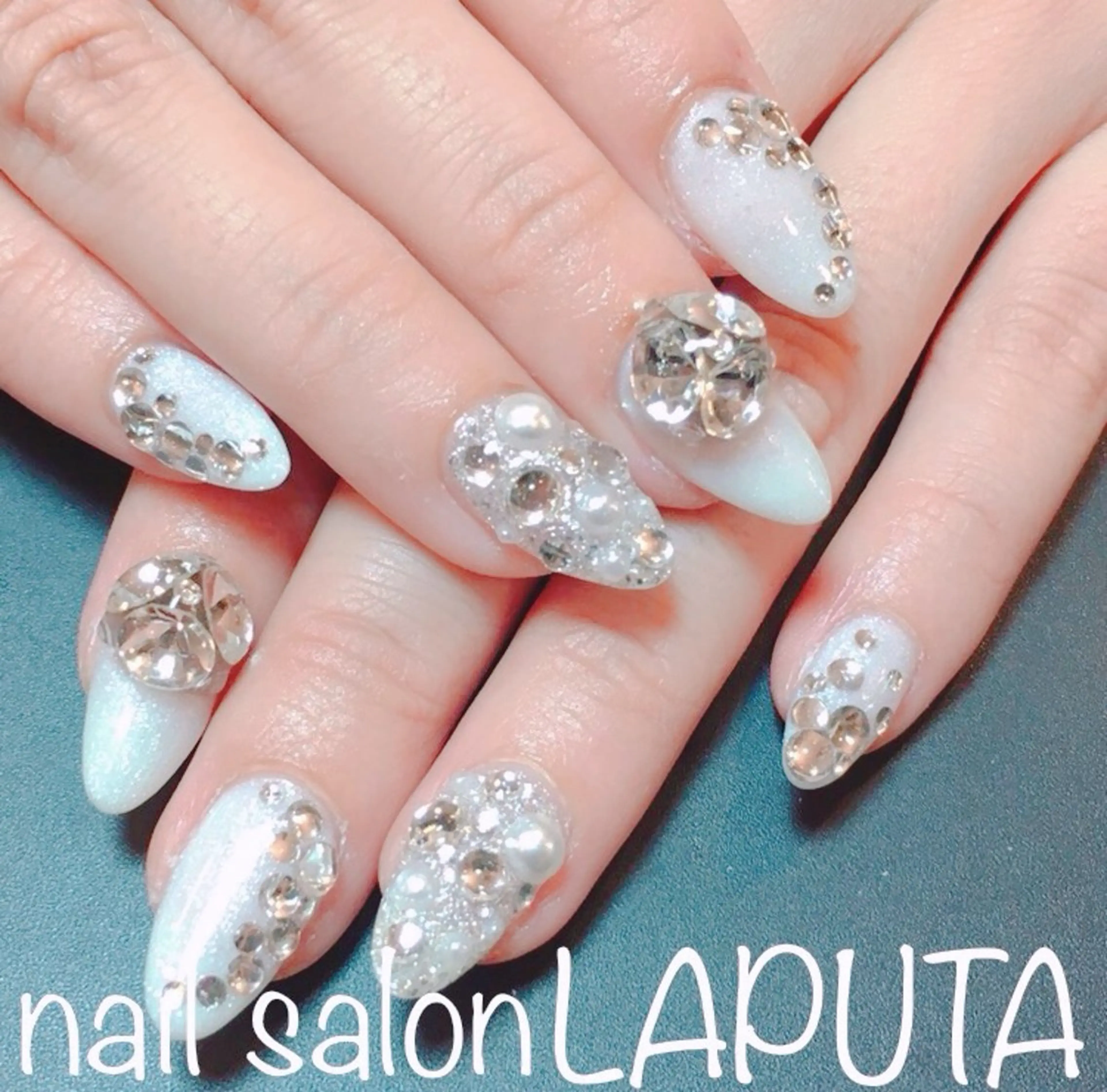 ネイル LAPUTA nailのネイルデザイン