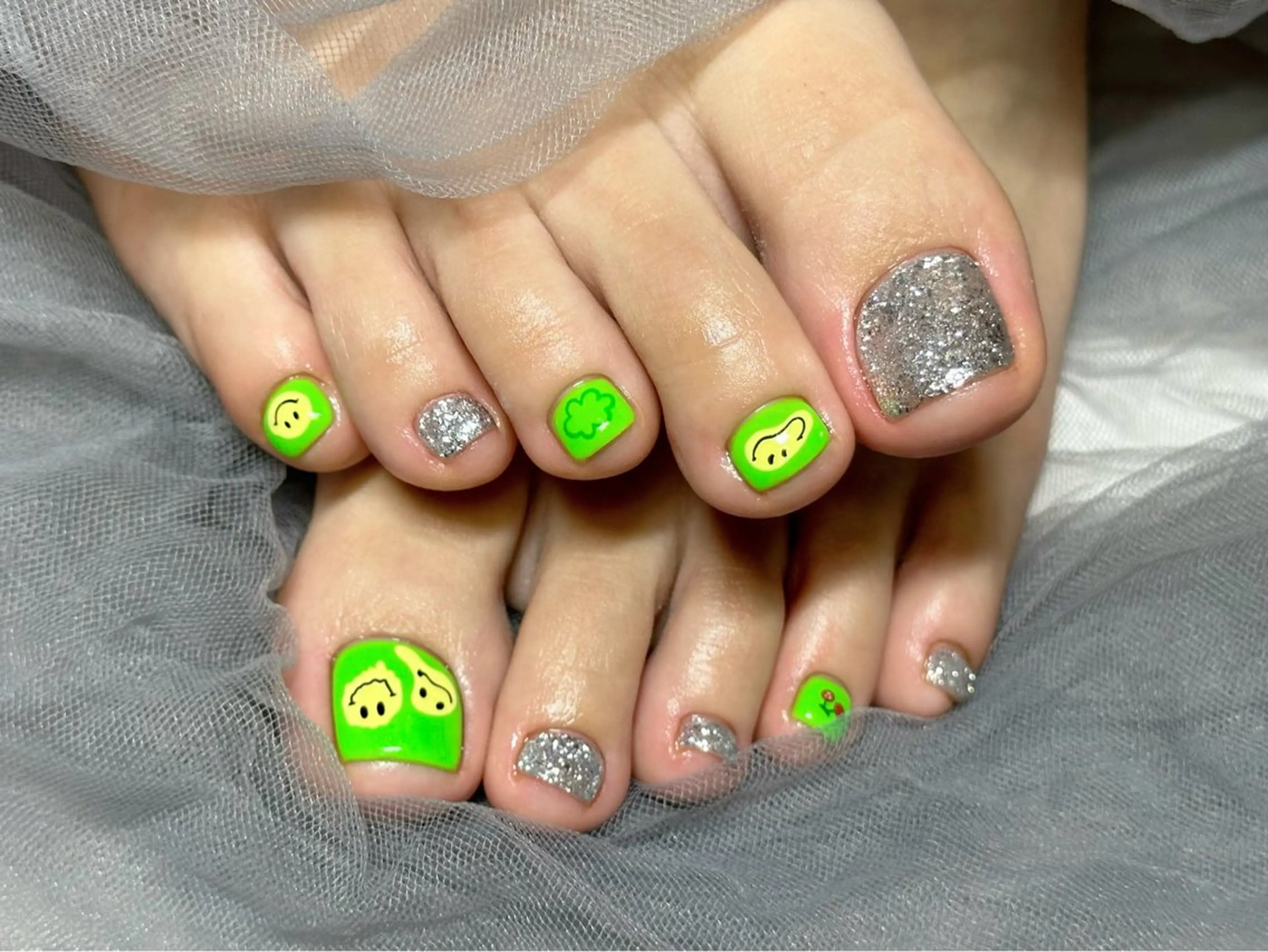 フット親指2本アートの写真