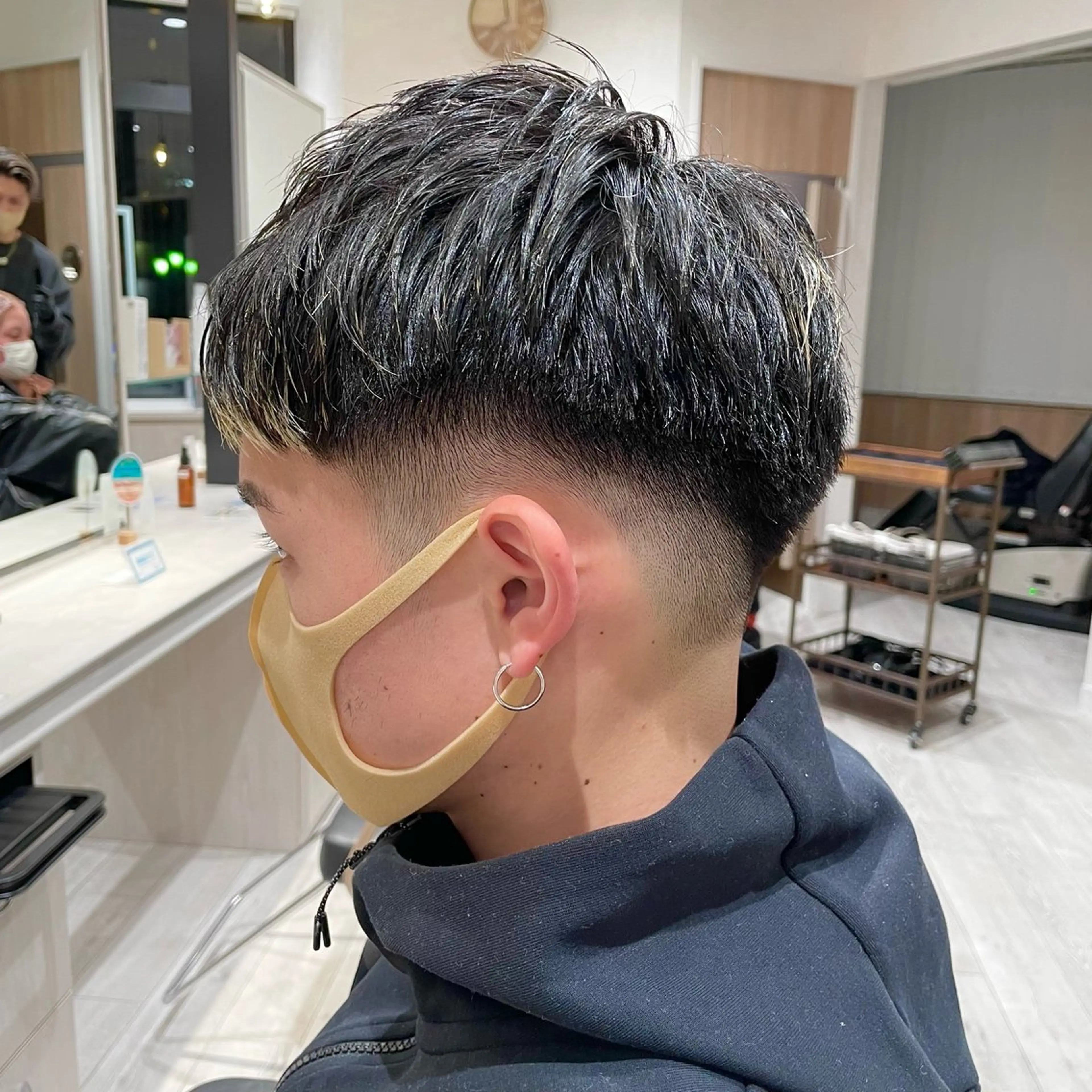 メンズ フェードカット マッシュ スキンフェード 刈り上げ 井出 悠翔のヘアスタイル