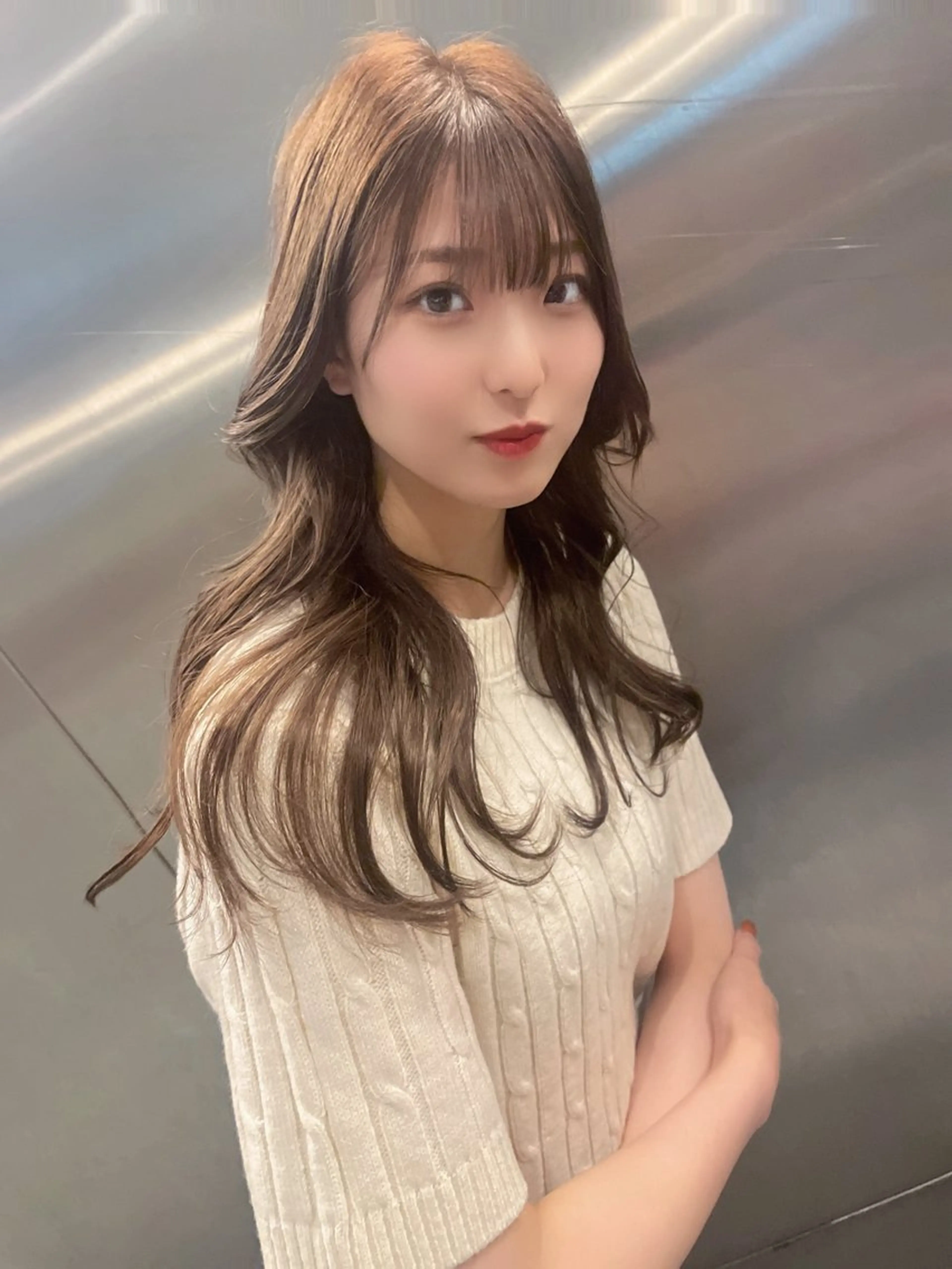 カラー AIRI layer cut hairのヘアスタイル