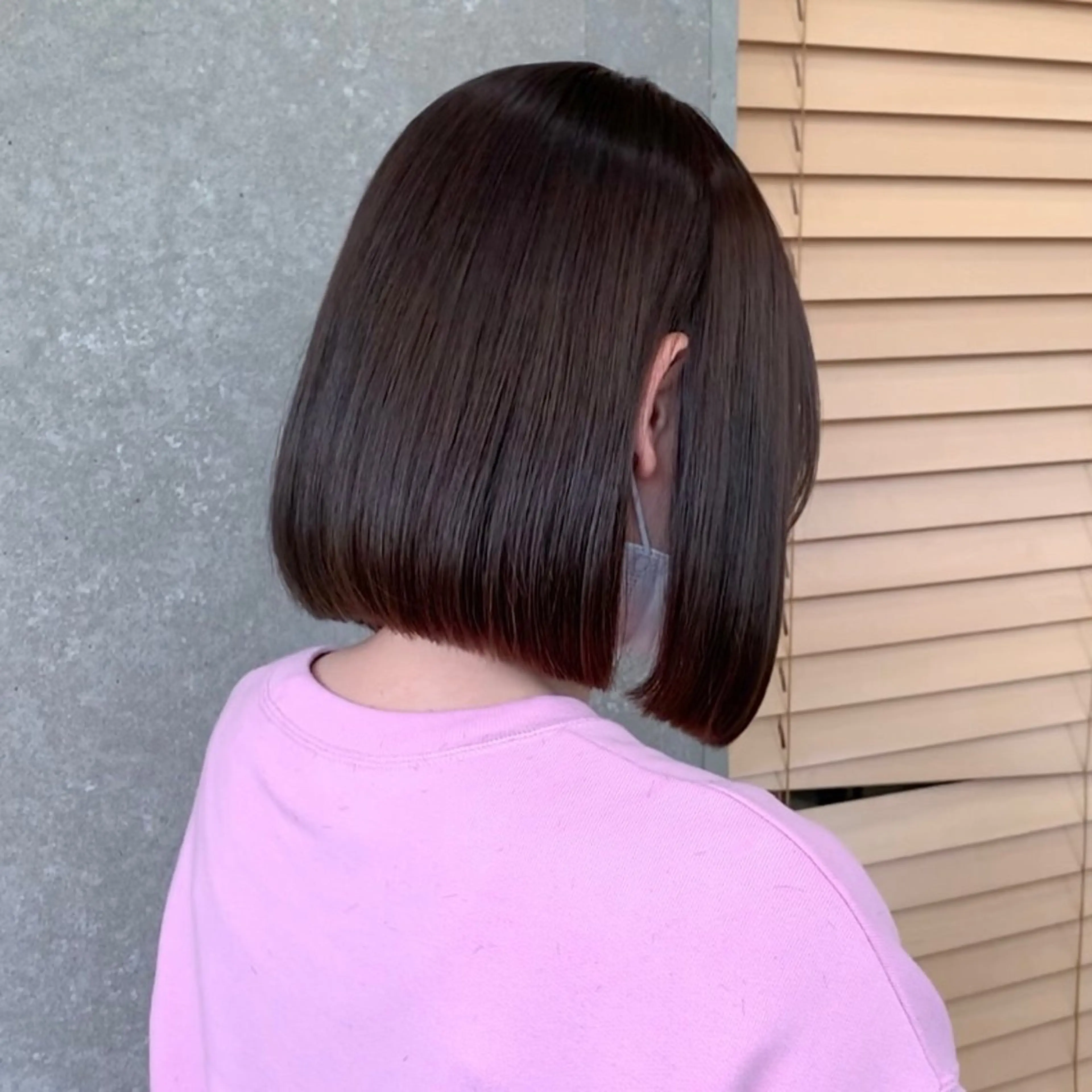 ショート カラー 切りっぱなしボブ 前下がりボブ ショートボブ ブリーチ ブリーチなしカラー カット ヘアカラー 縮毛矯正 トリートメント 伊 杏のヘアスタイル