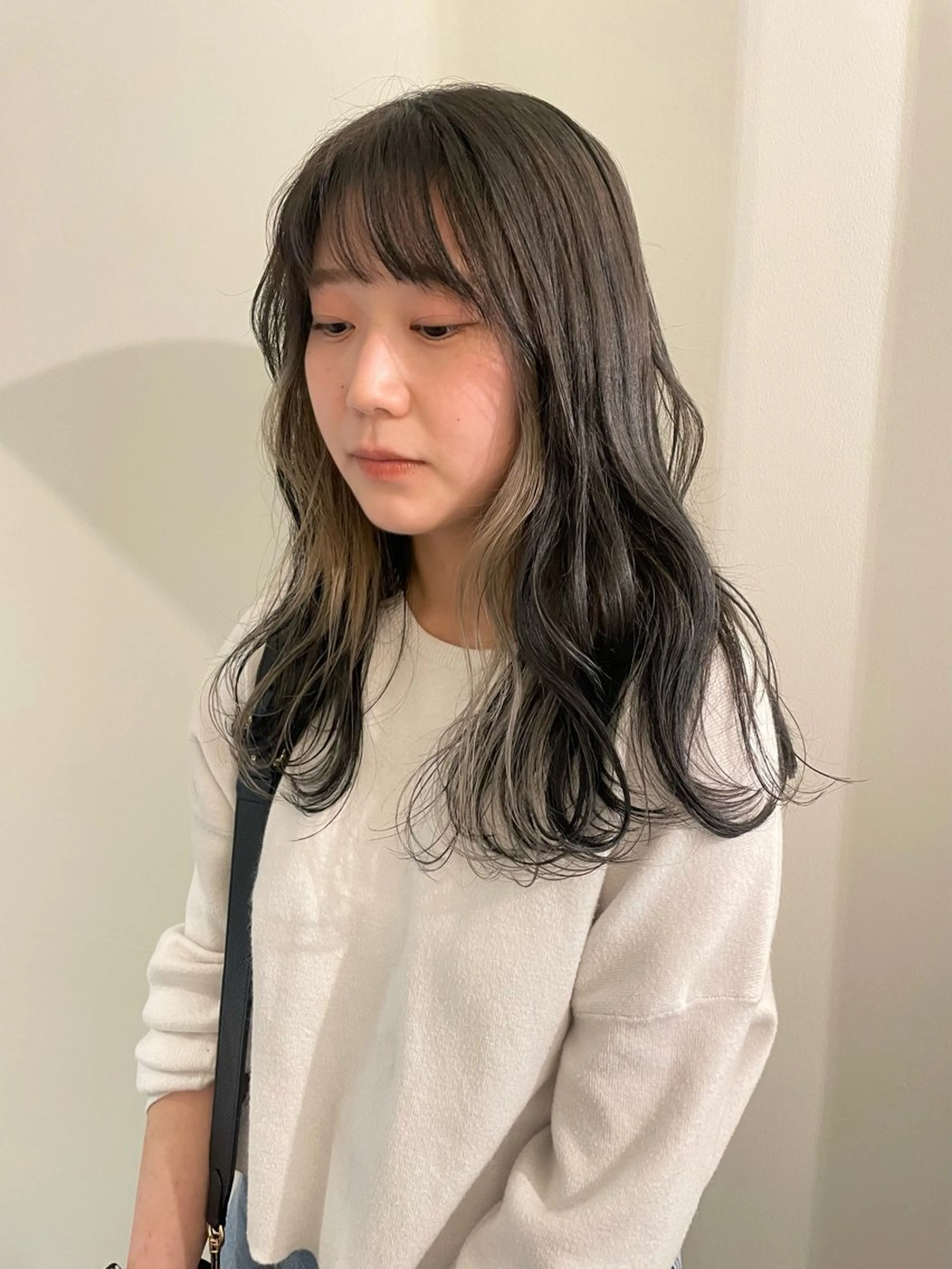 セミロング カラー 小顔カット ヘアカラー 渋谷 留菜のヘアスタイル