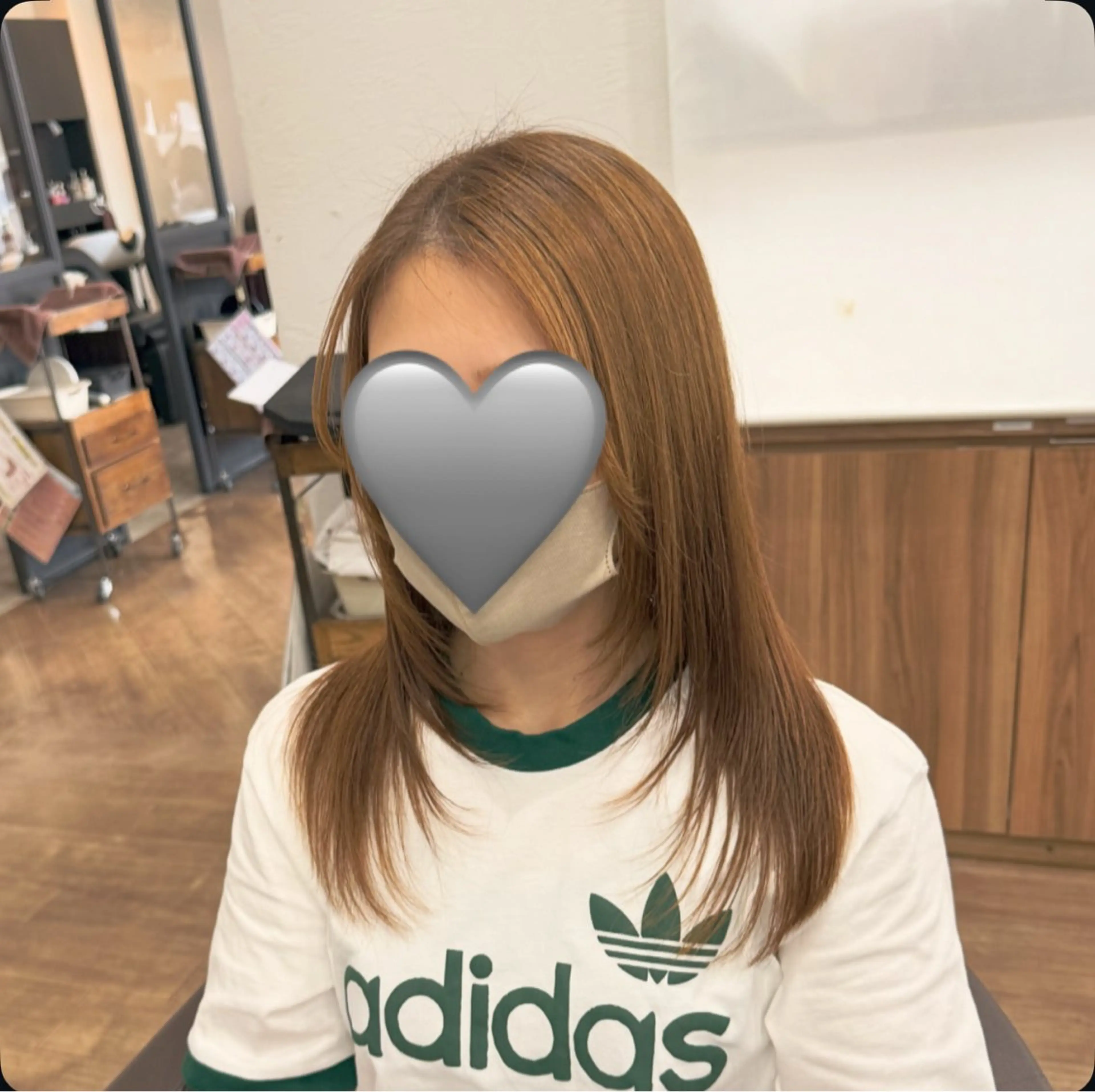 セミロング 顔周りカット レイヤーカット 鈴村 桃花のヘアスタイル