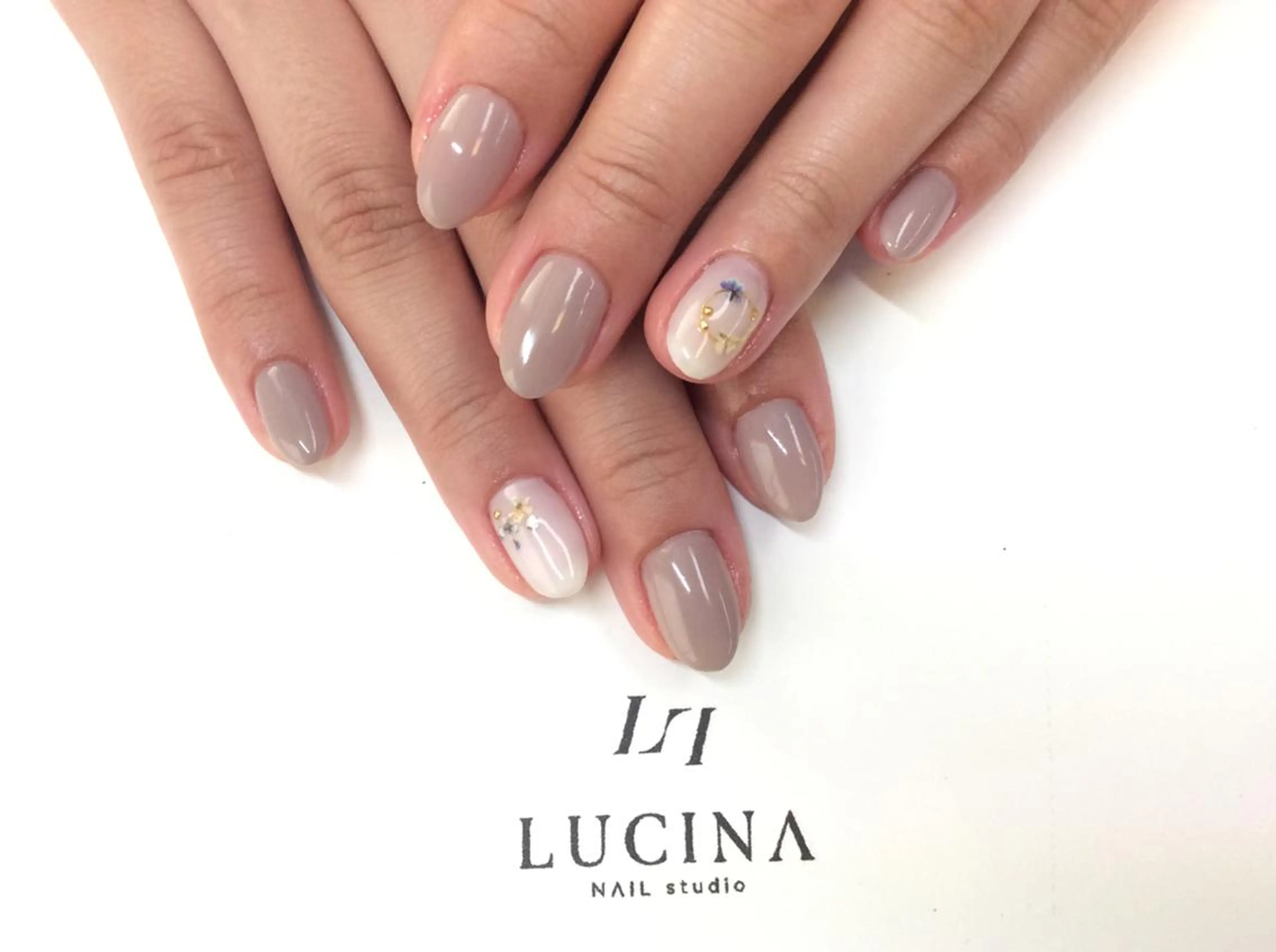 ネイル 新橋 ルキナ スタッフのネイルデザイン