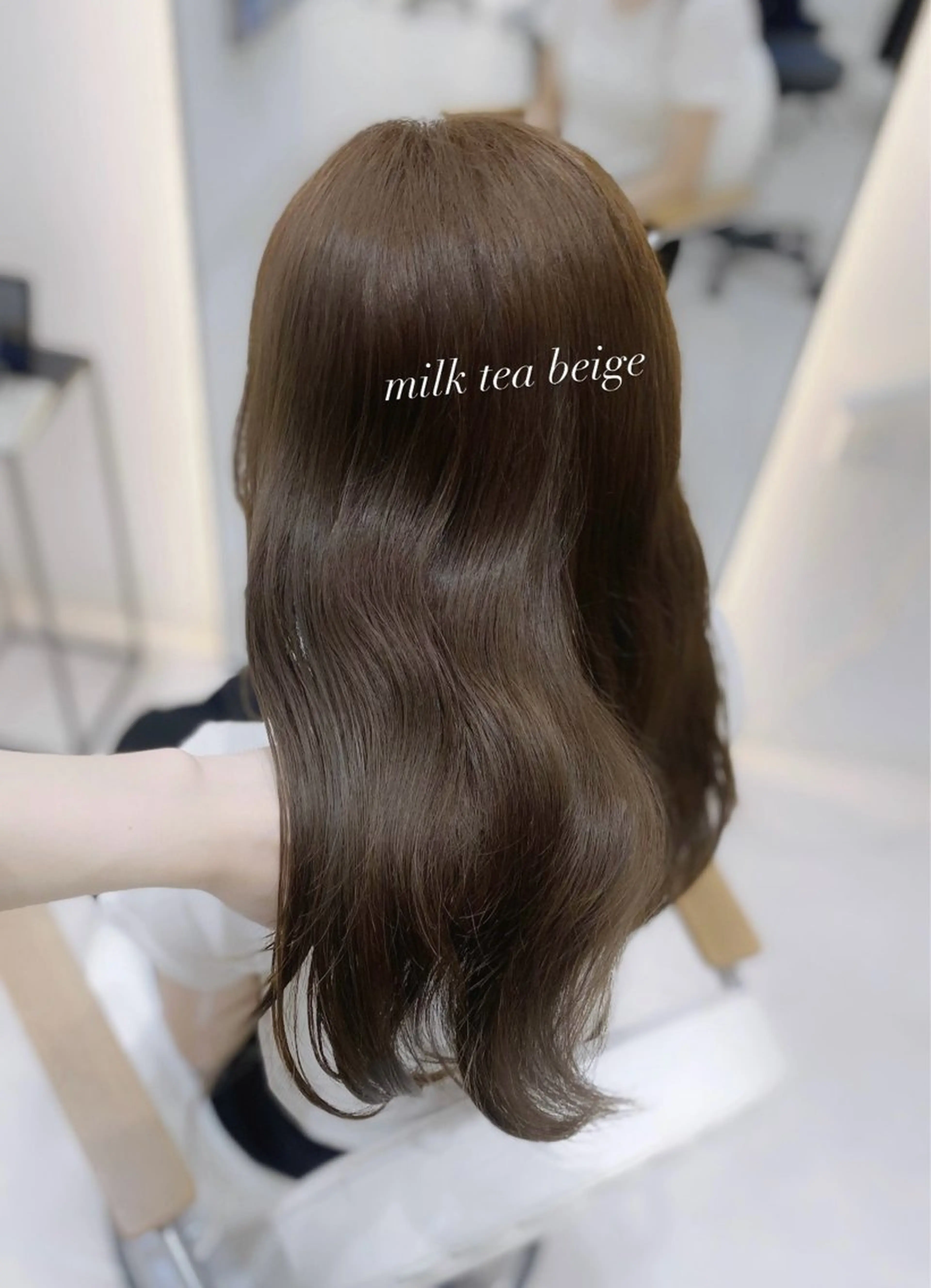 セミロング カラー ベージュカラー ミルクティーベージュ 韓国風ヘア 艶髪・透明感カラー・ 韓国ヘア・Yuriのヘアスタイル