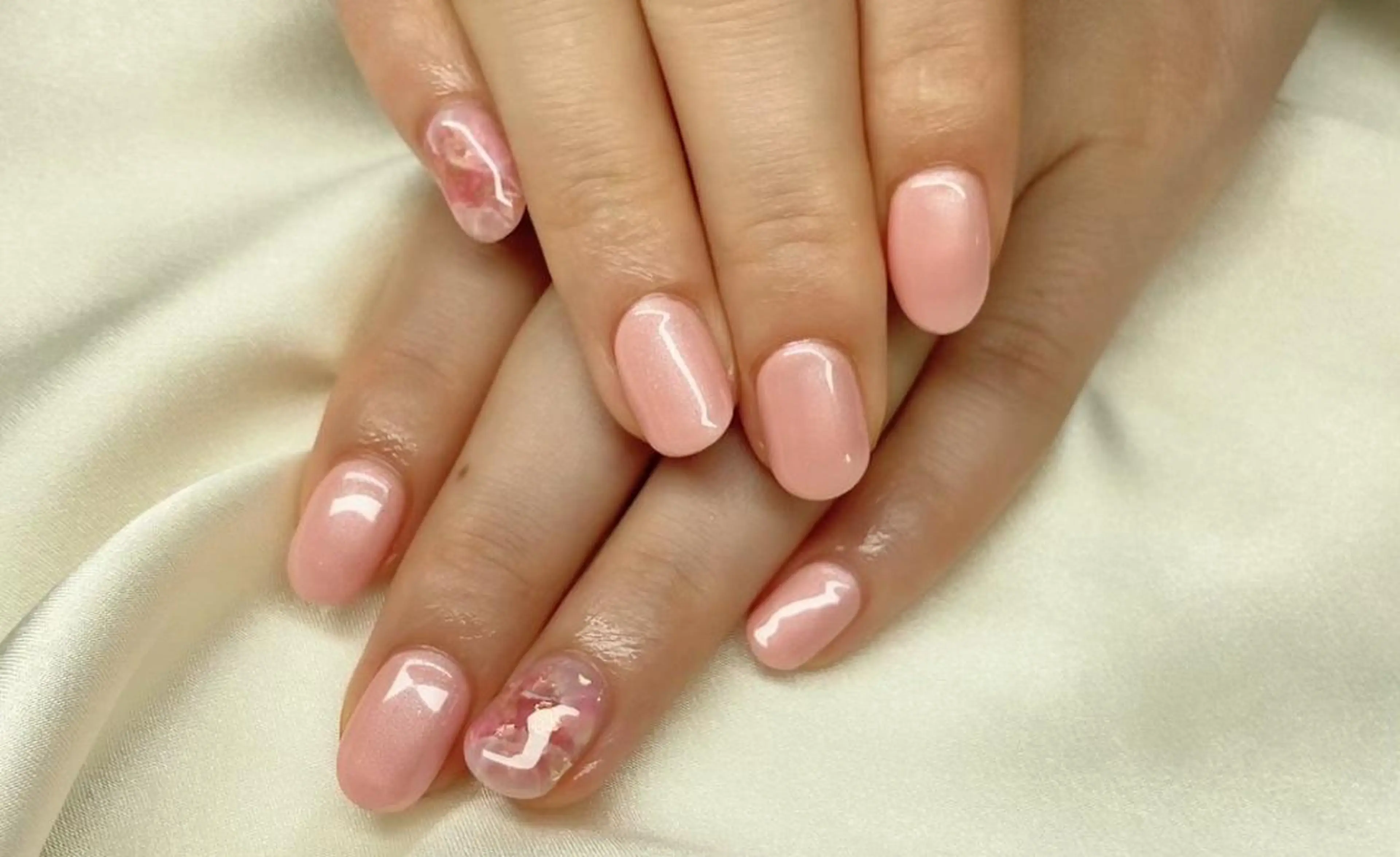 ネイル マツエク・マツパ アイブロウ 眉カラー 韓国風マツエク パリジェンヌラッシュリフト まつげパーマ 長さ出し ハンドネイル Nail&eye Belire 新宿のネイルデザイン